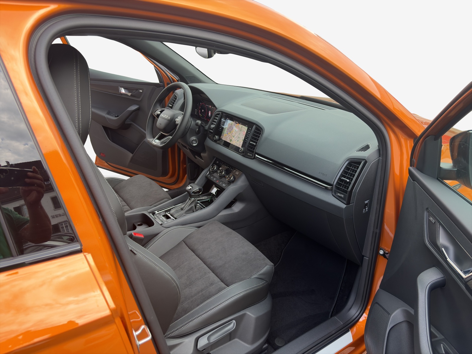 SKODA Karoq 2.0 TSI SportLine 4x4 DSG-image-13