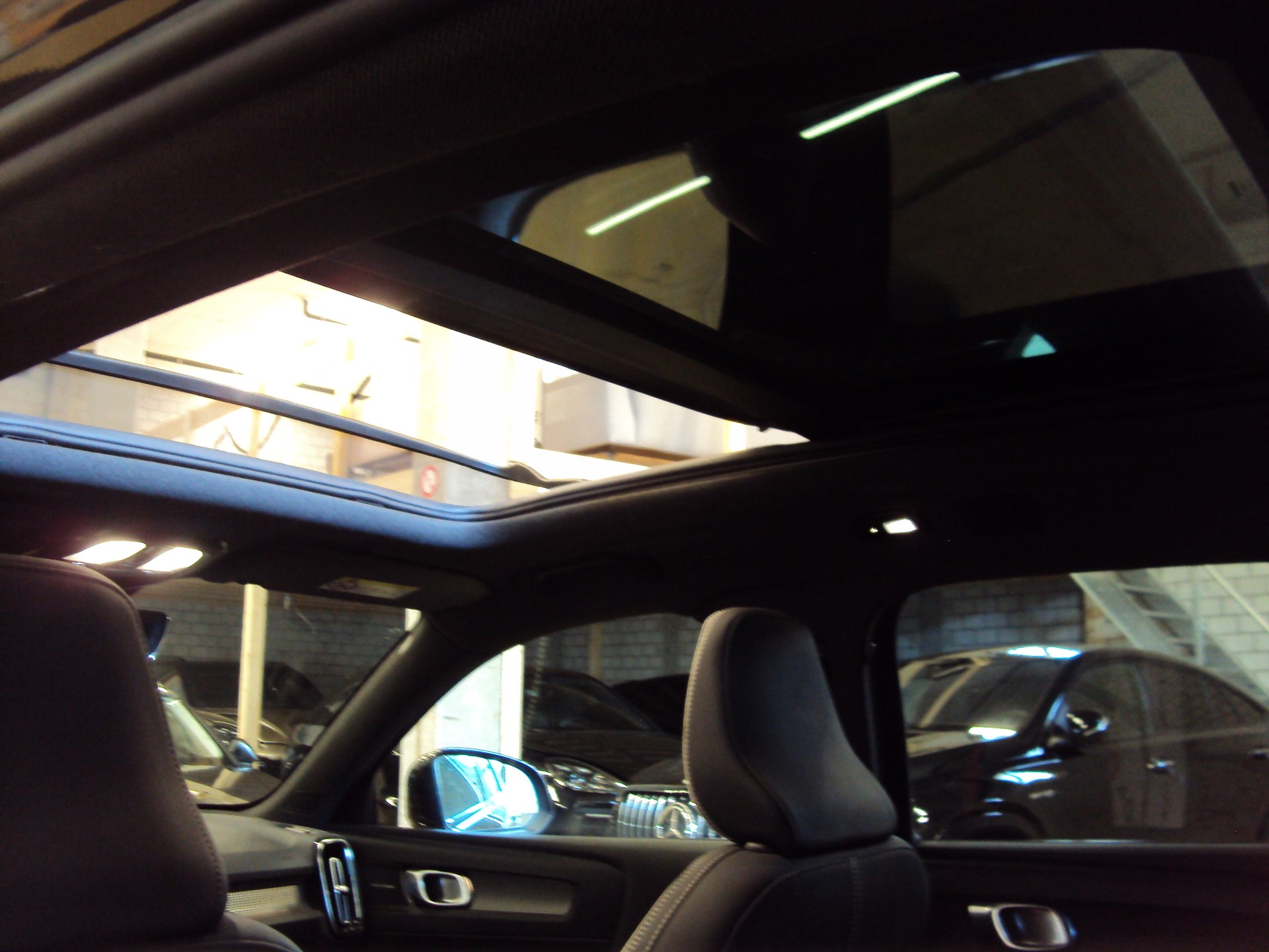 VOLVO XC40 B4 Benzin Mild Hybrid AWD Ultim. Dark DCT-image-11