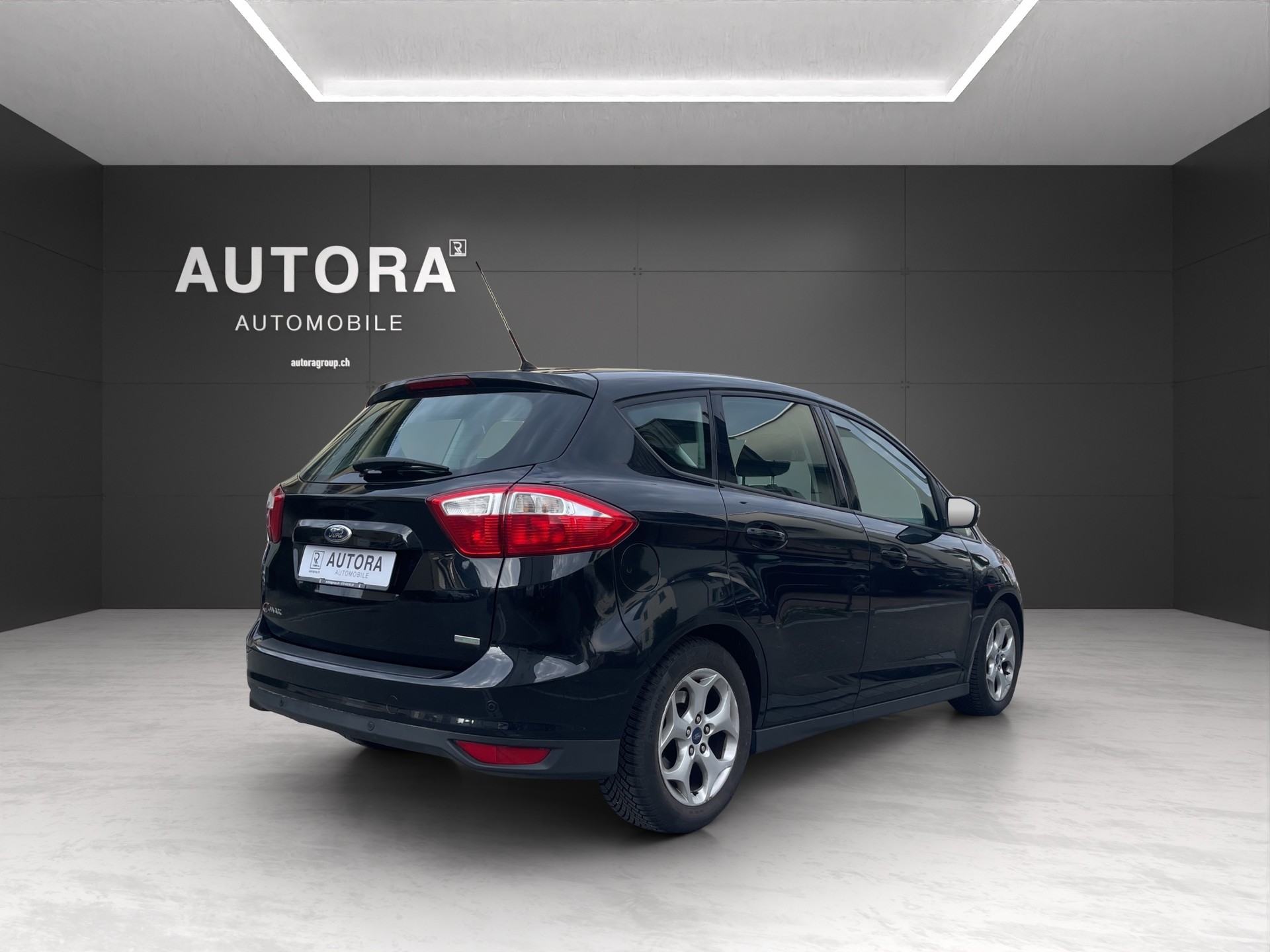 FORD C-Max 1.0 SCTi Titanium-image-5