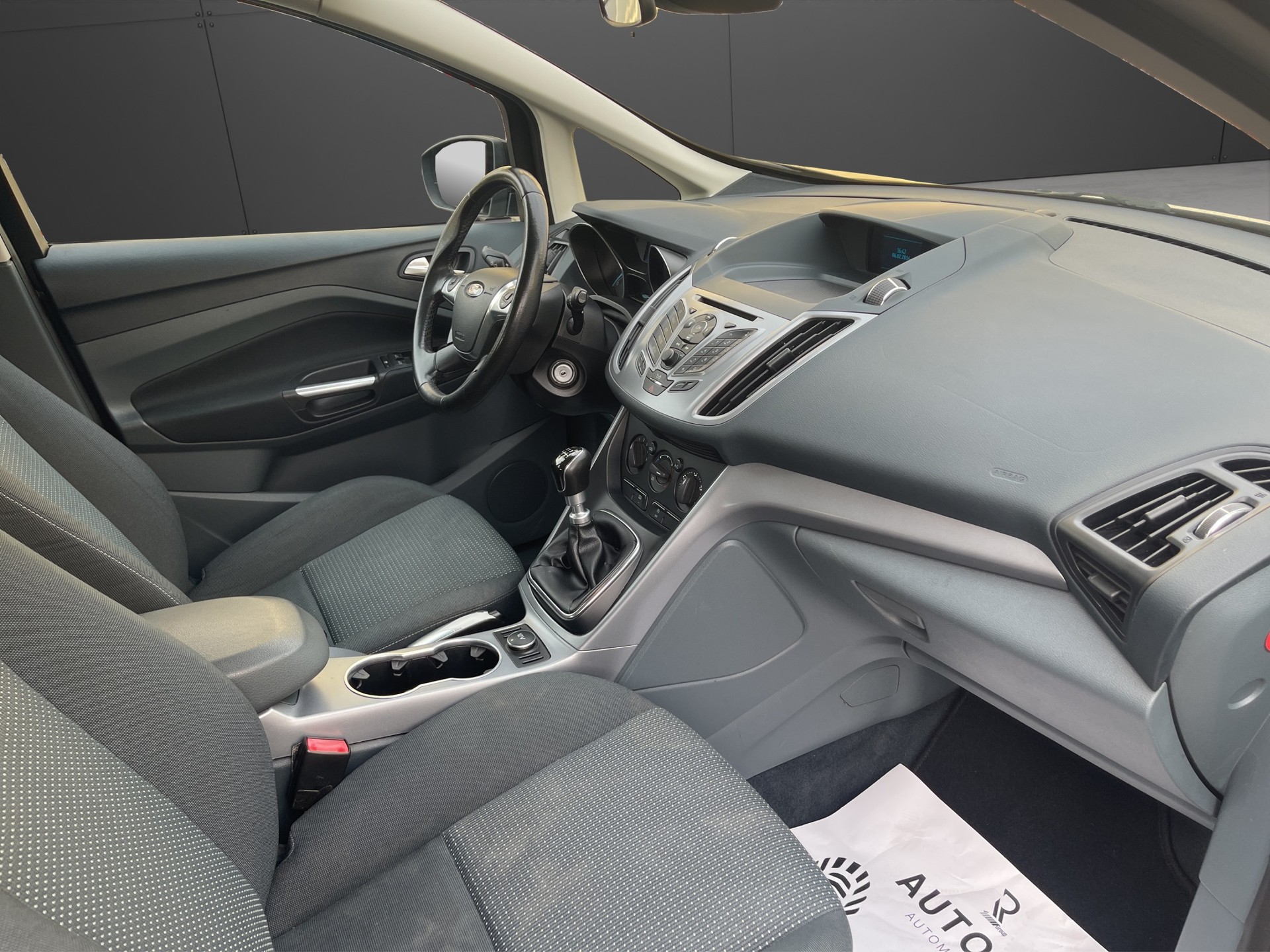 FORD C-Max 1.0 SCTi Titanium-image-11