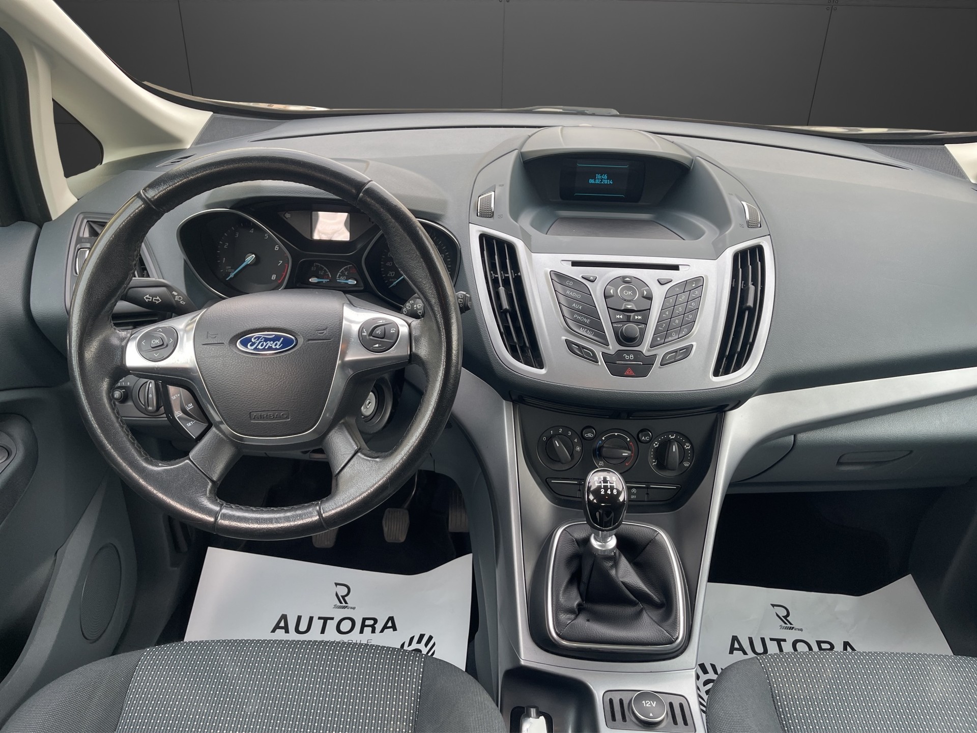 FORD C-Max 1.0 SCTi Titanium-image-9