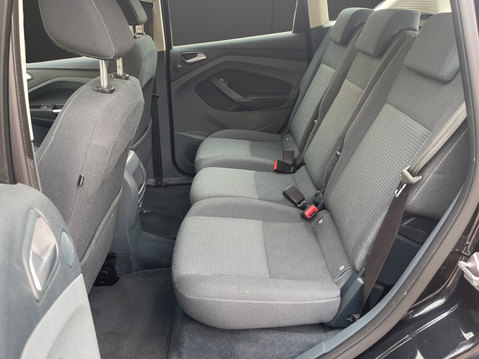 FORD C-Max 1.0 SCTi Titanium-image-12