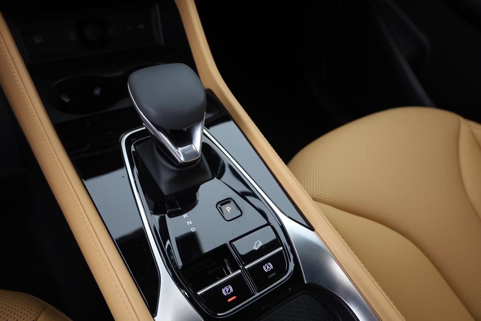 MG 1.5 T-GDI Luxury Automat-image-11