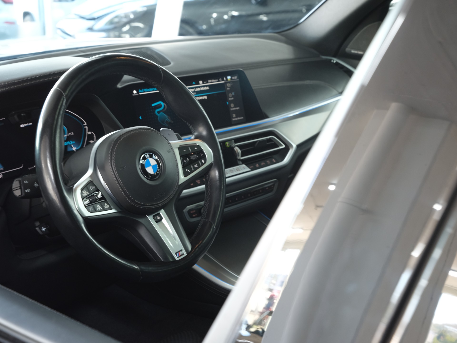 BMW X5 xDrive45e M Sport Steptronic *Panorama* *360 Kamera* *Live Cockpit*-image-17