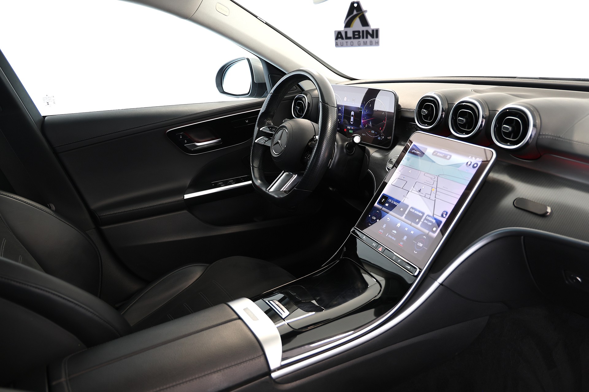 MERCEDES-BENZ C 300 AMG Line-image-17