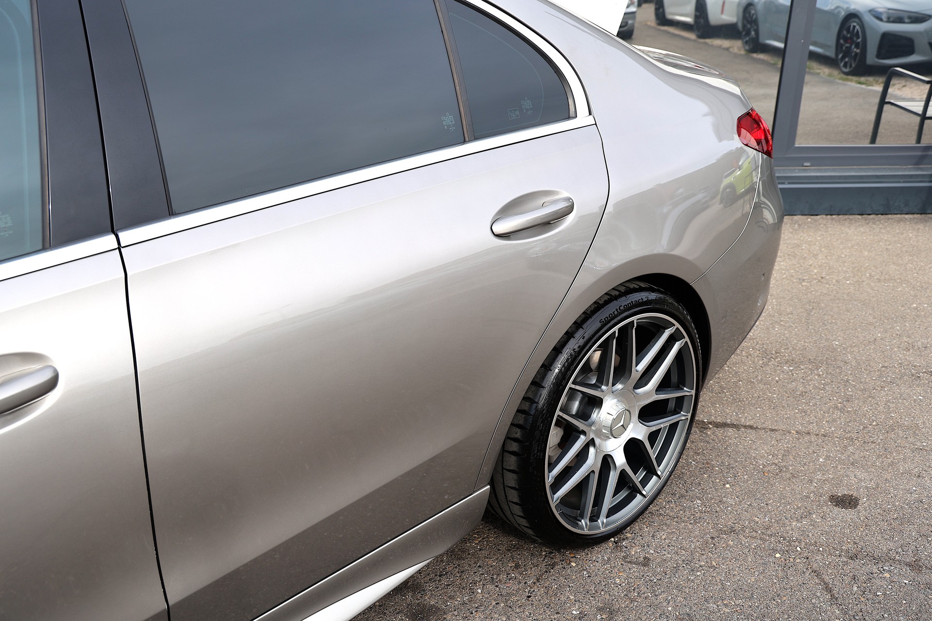 MERCEDES-BENZ C 300 AMG Line-image-3