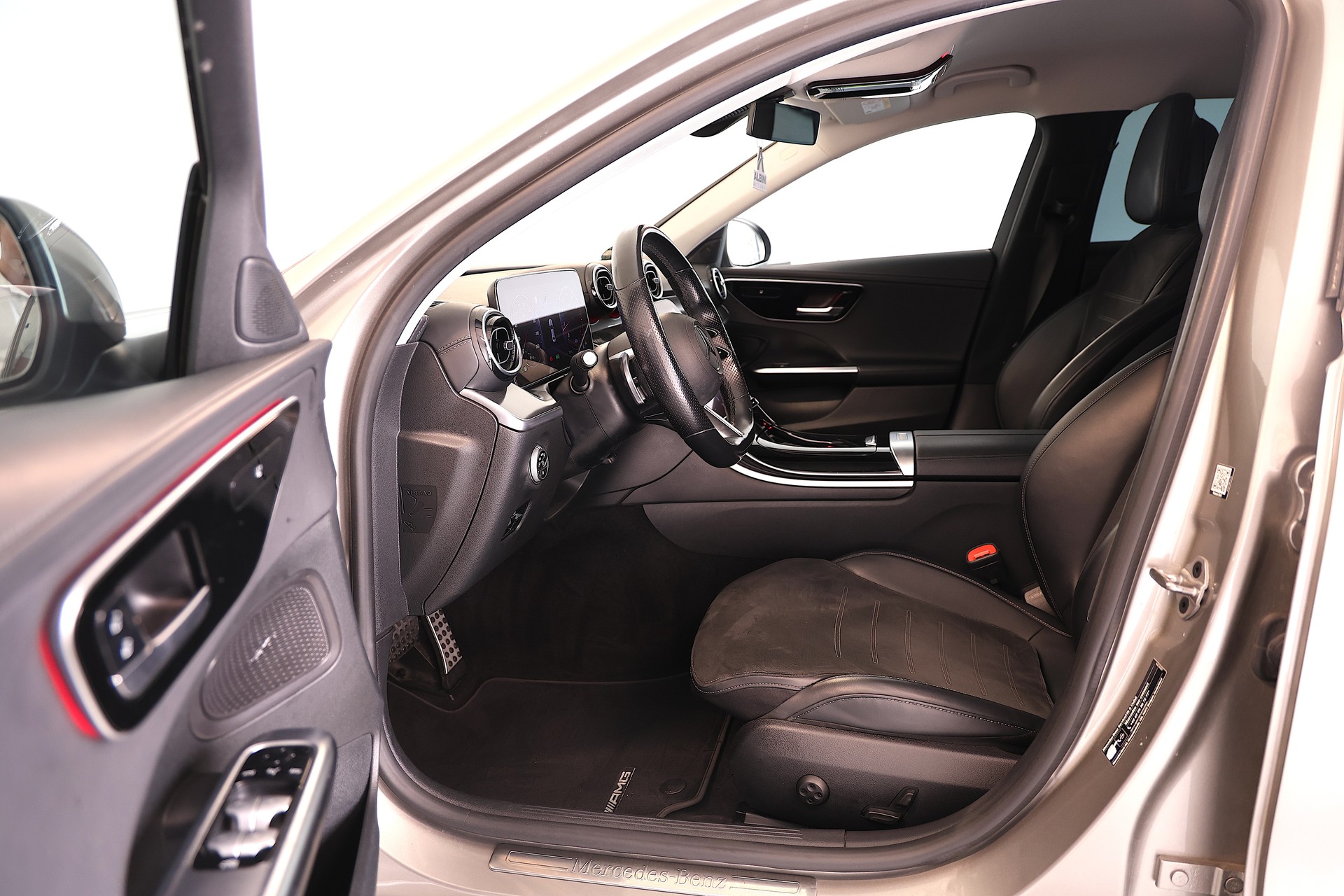 MERCEDES-BENZ C 300 AMG Line-image-9