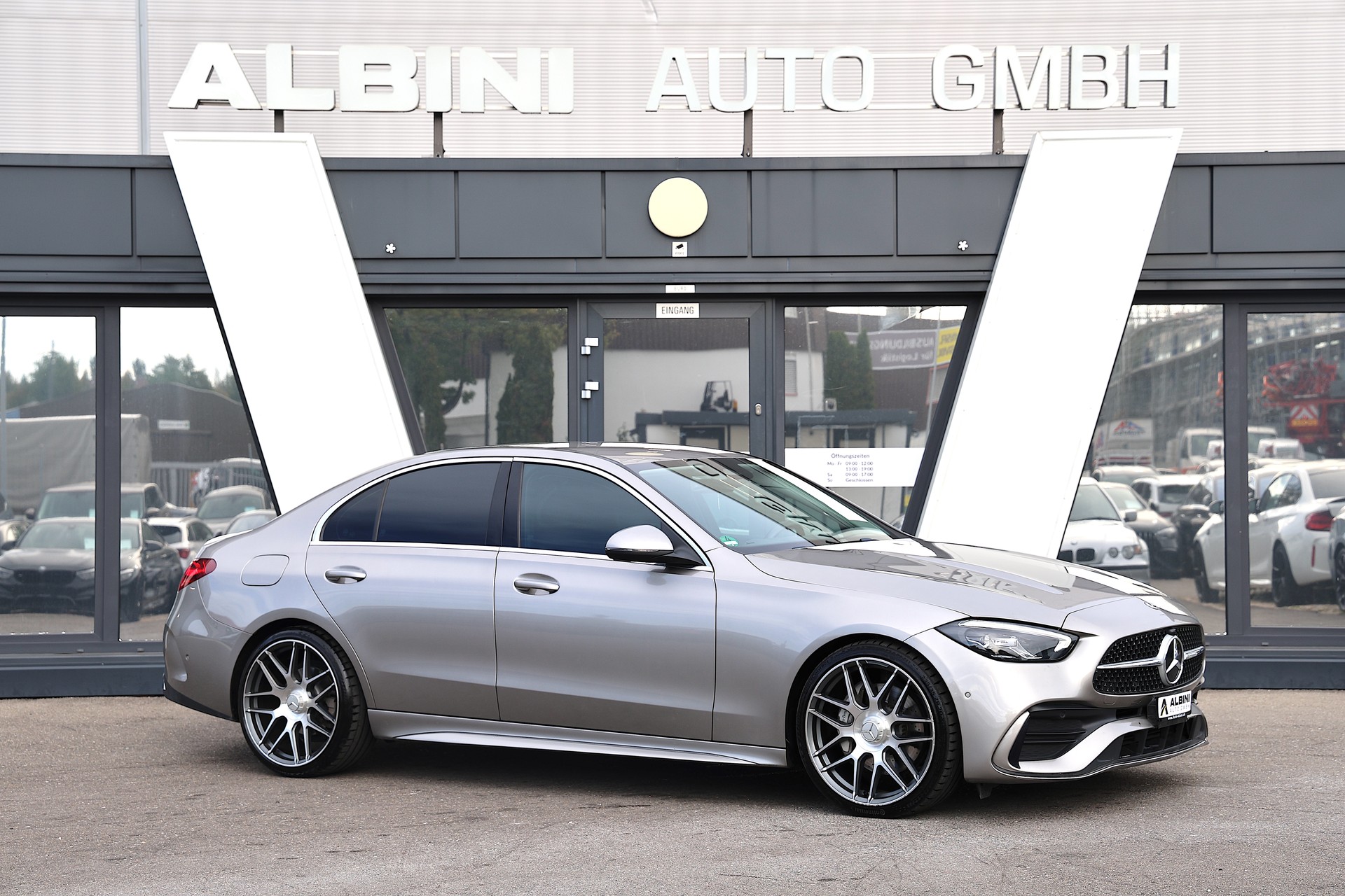 MERCEDES-BENZ C 300 AMG Line-image-4