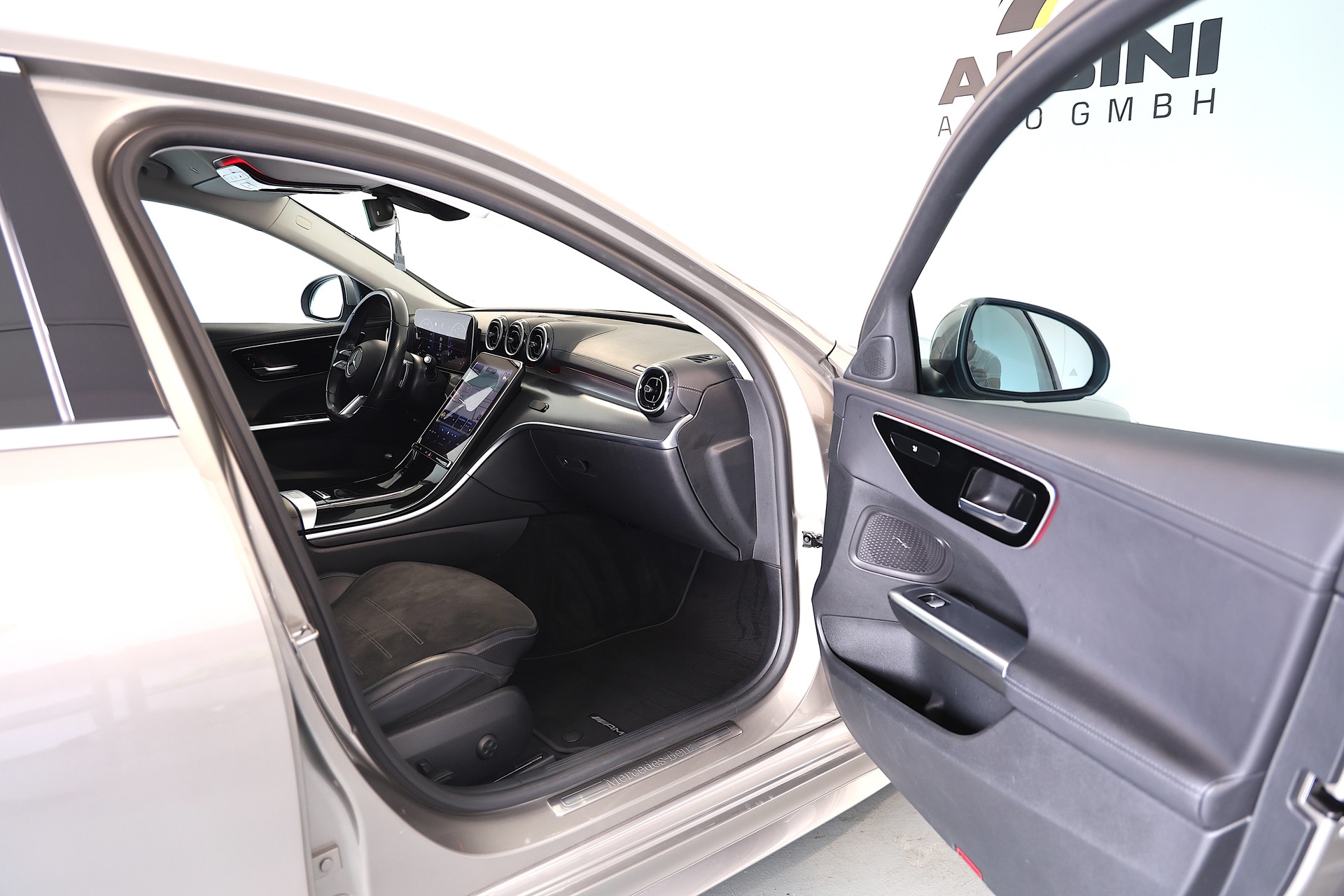 MERCEDES-BENZ C 300 AMG Line-image-15