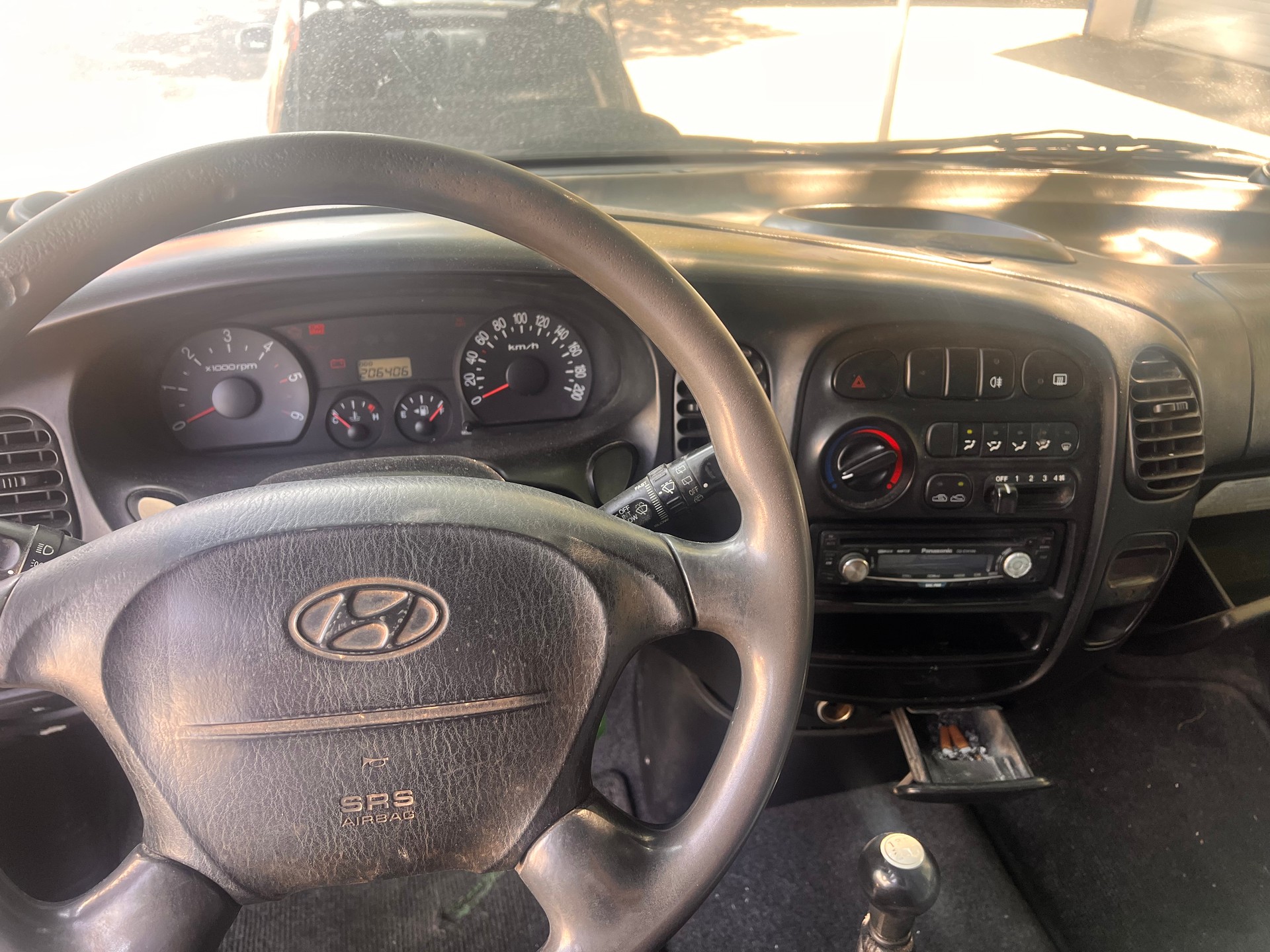 HYUNDAI H-1 2500 CRDi-image-10