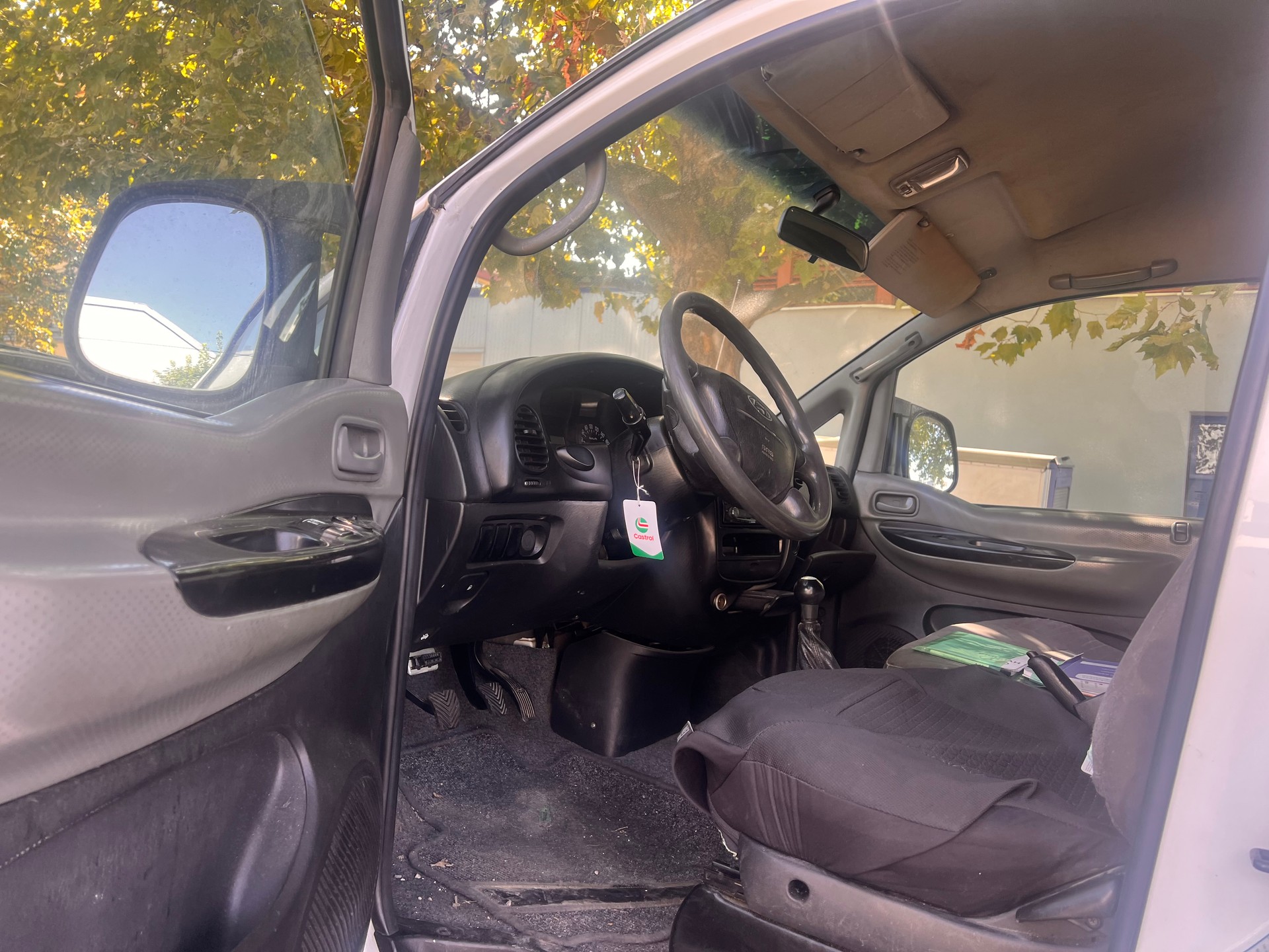 HYUNDAI H-1 2500 CRDi-image-8
