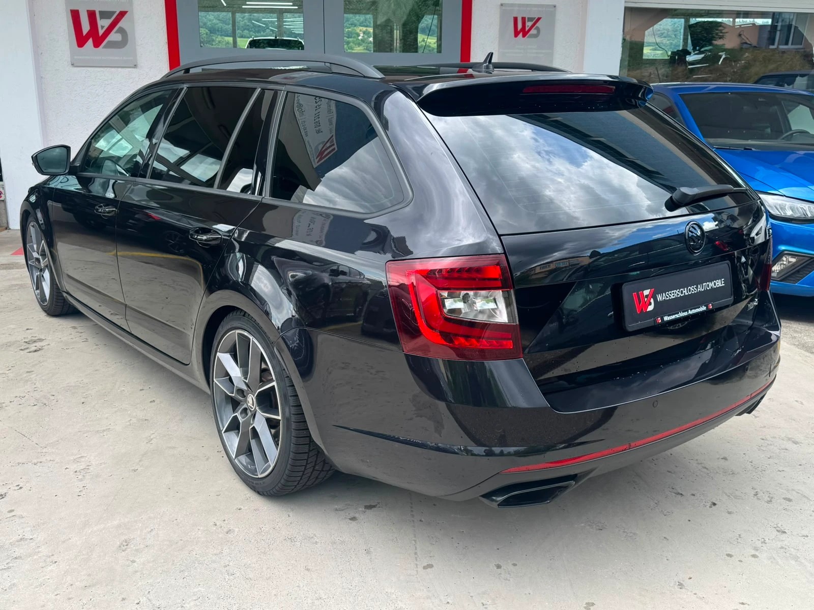 SKODA Octavia Combi 2.0 TSI RS DSG-image-3