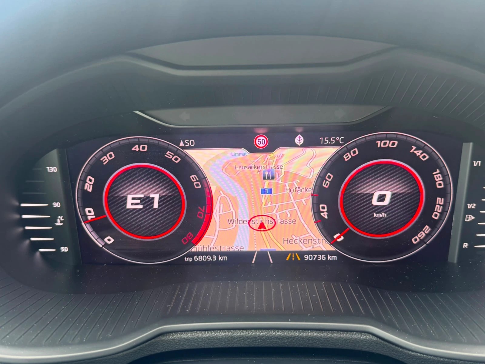 SKODA Octavia Combi 2.0 TSI RS DSG-image-23