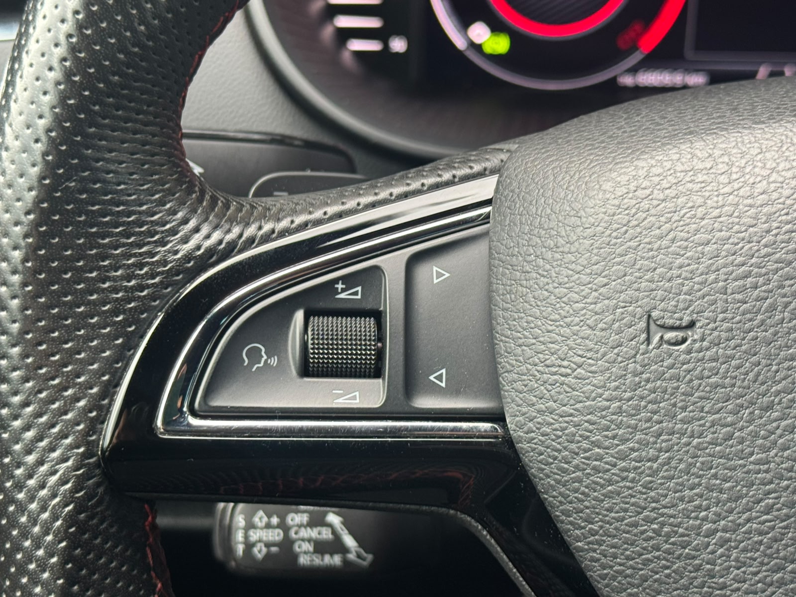 SKODA Octavia Combi 2.0 TSI RS DSG-image-20