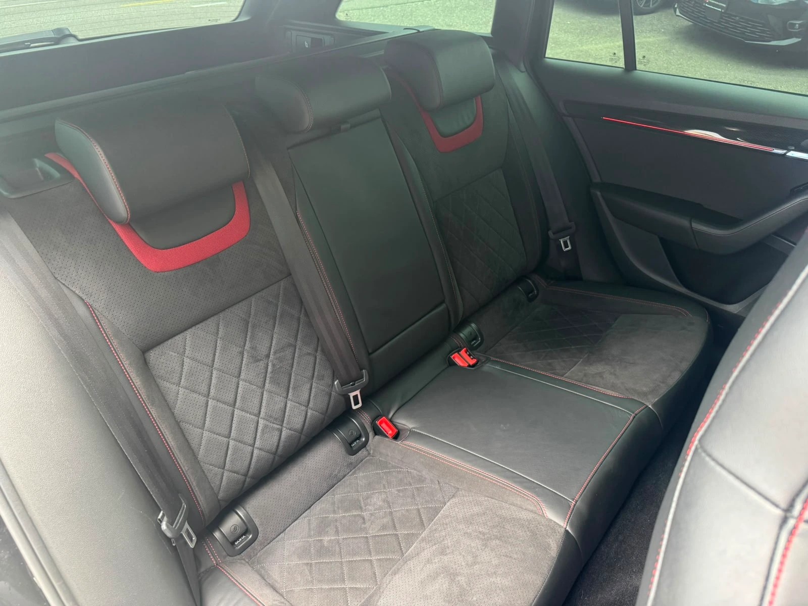 SKODA Octavia Combi 2.0 TSI RS DSG-image-19