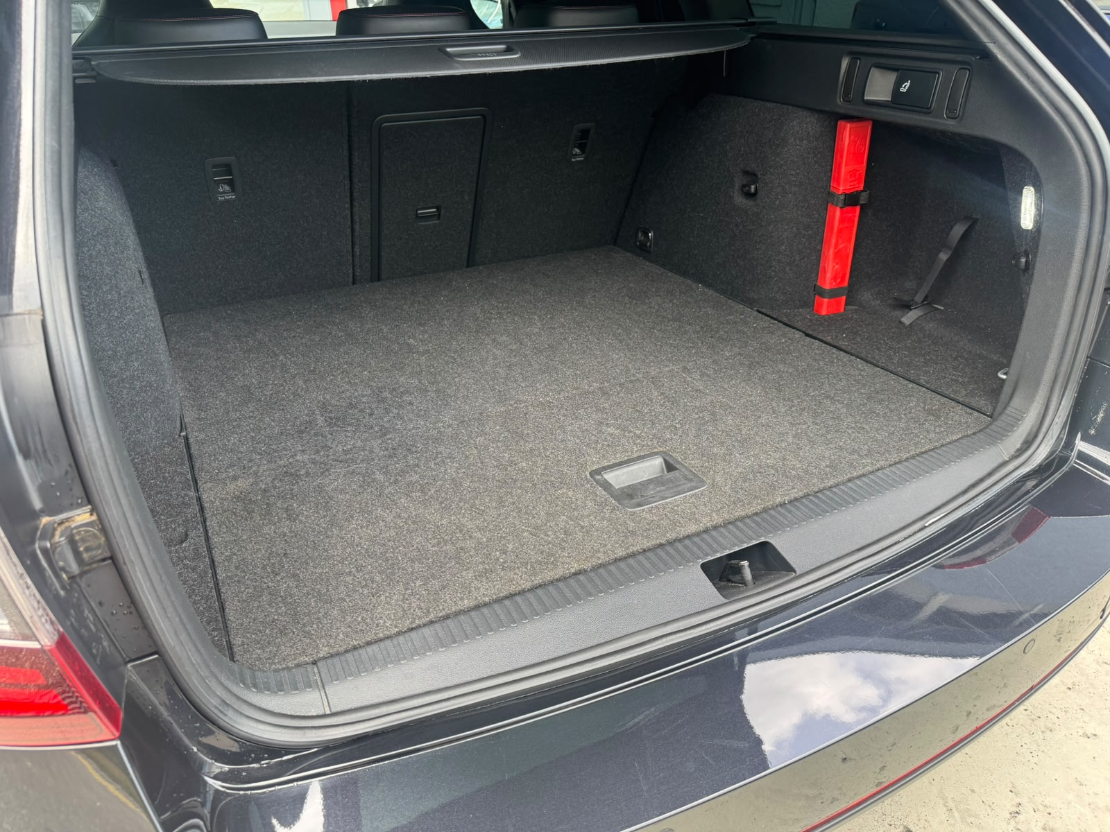 SKODA Octavia Combi 2.0 TSI RS DSG-image-25