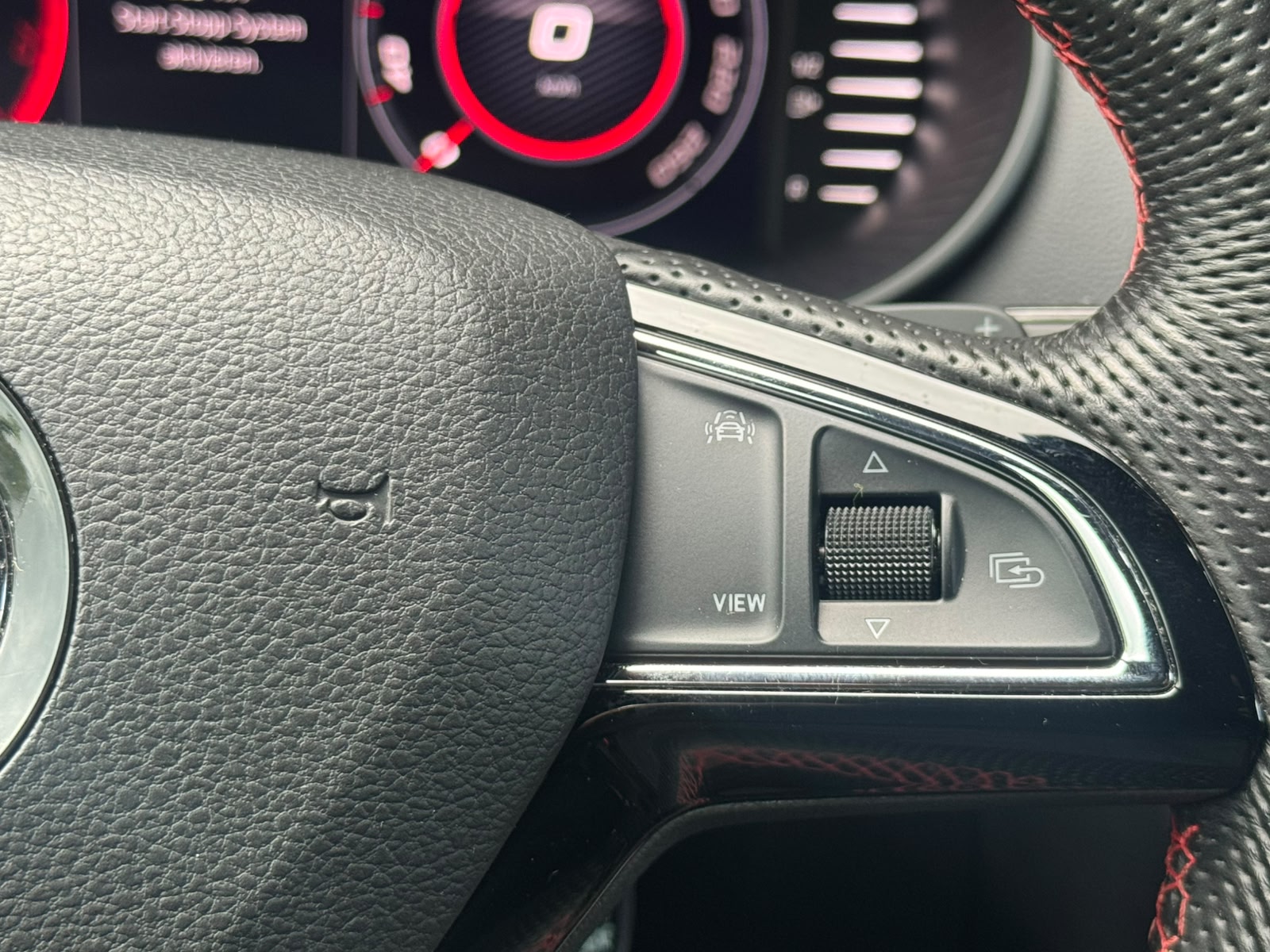 SKODA Octavia Combi 2.0 TSI RS DSG-image-21