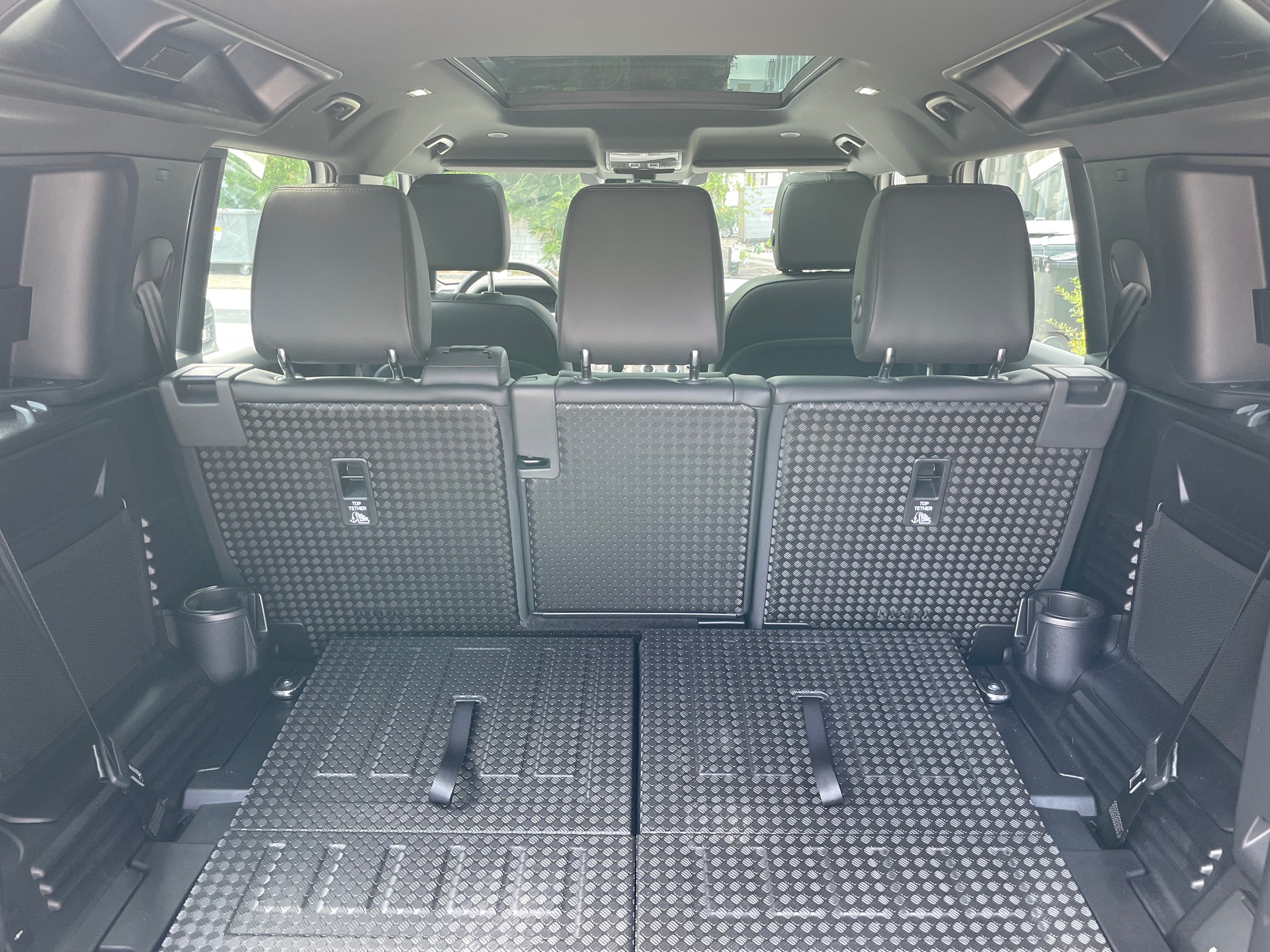LAND ROVER Defender 110 P400 I6 X-Dynamic SE 3.0 AT8, 7-Sitzer mit AHK-image-12