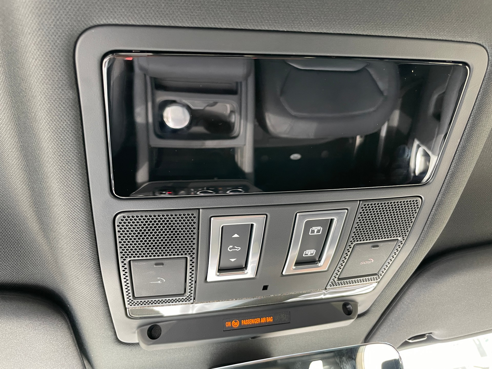 LAND ROVER Defender 110 P400 I6 X-Dynamic SE 3.0 AT8, 7-Sitzer mit AHK-image-31
