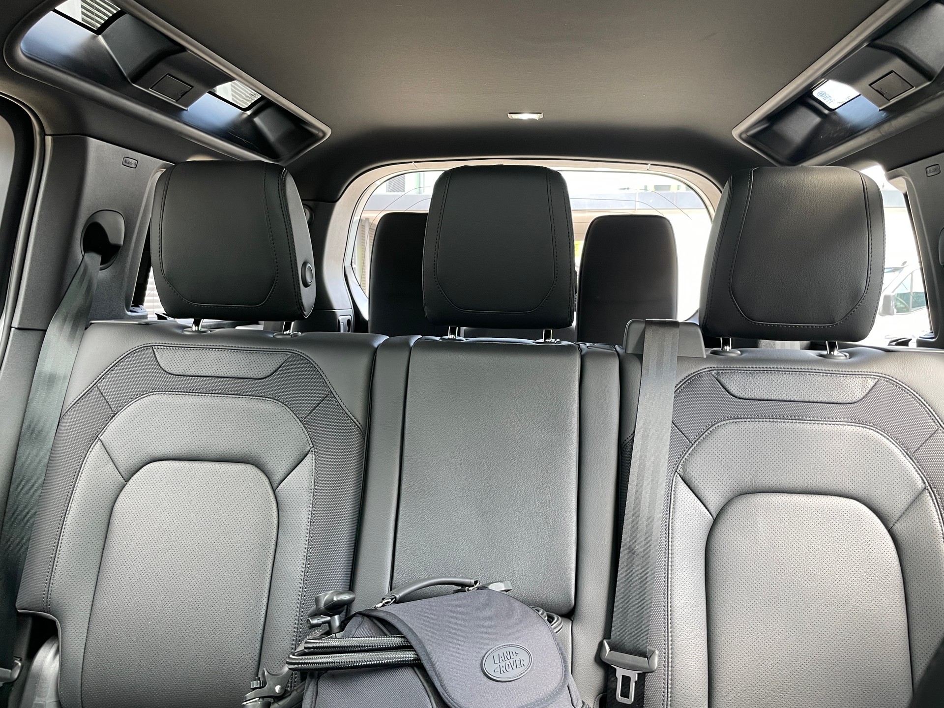 LAND ROVER Defender 110 P400 I6 X-Dynamic SE 3.0 AT8, 7-Sitzer mit AHK-image-24