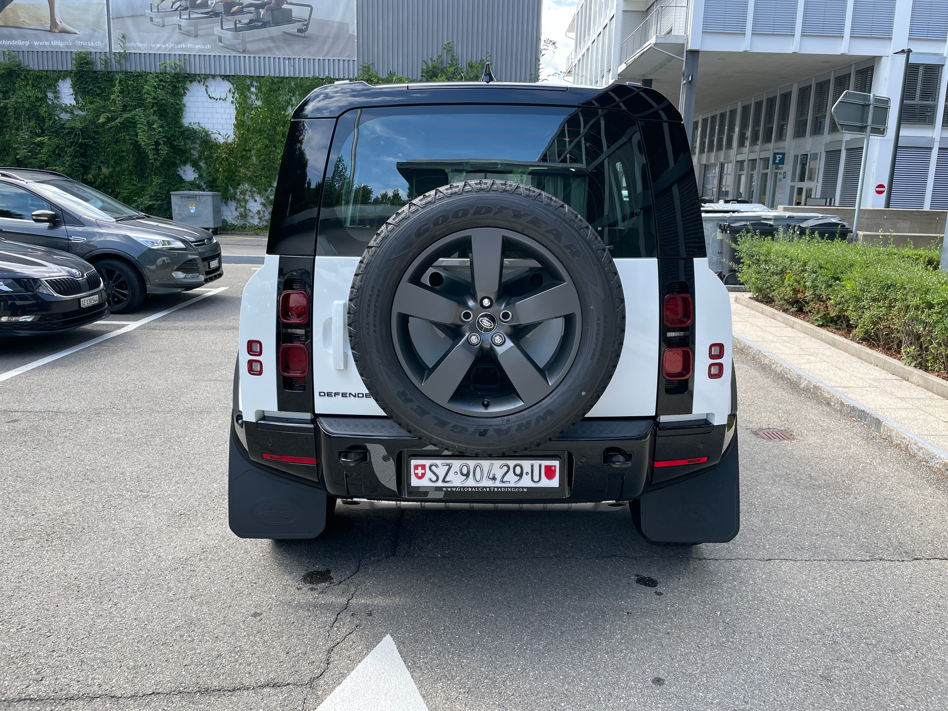 LAND ROVER Defender 110 P400 I6 X-Dynamic SE 3.0 AT8, 7-Sitzer mit AHK-image-5