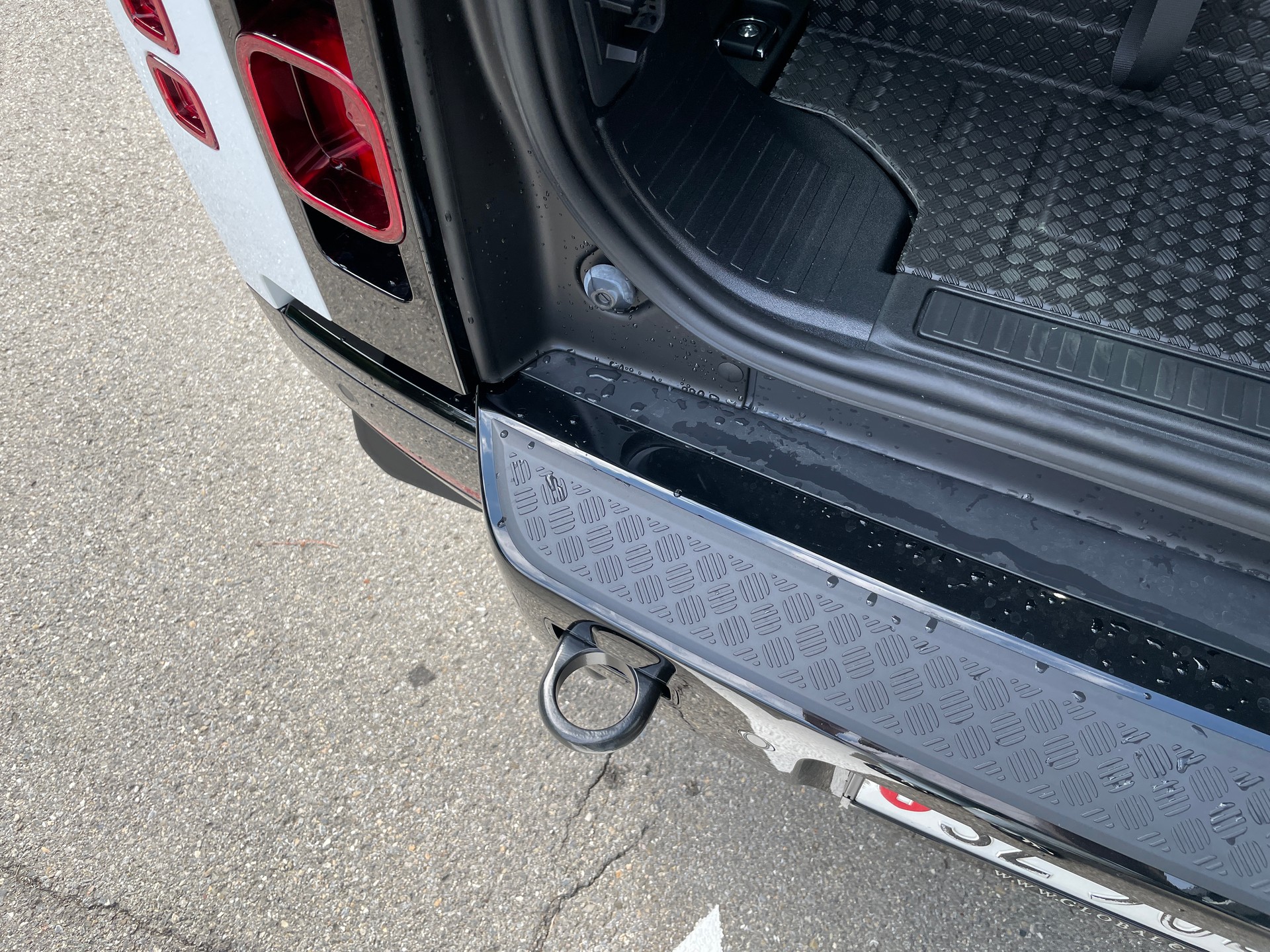 LAND ROVER Defender 110 P400 I6 X-Dynamic SE 3.0 AT8, 7-Sitzer mit AHK-image-10