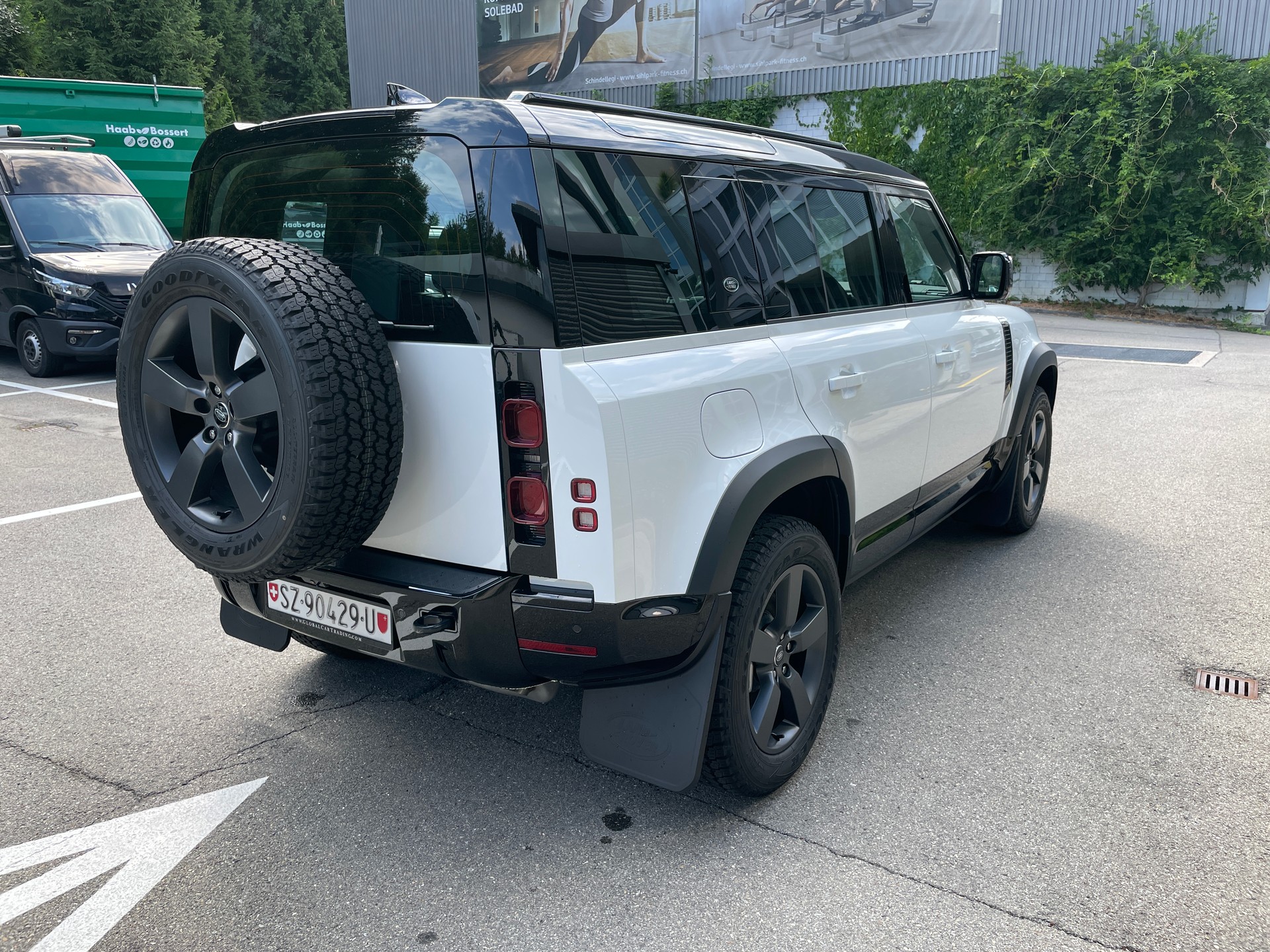 LAND ROVER Defender 110 P400 I6 X-Dynamic SE 3.0 AT8, 7-Sitzer mit AHK-image-4