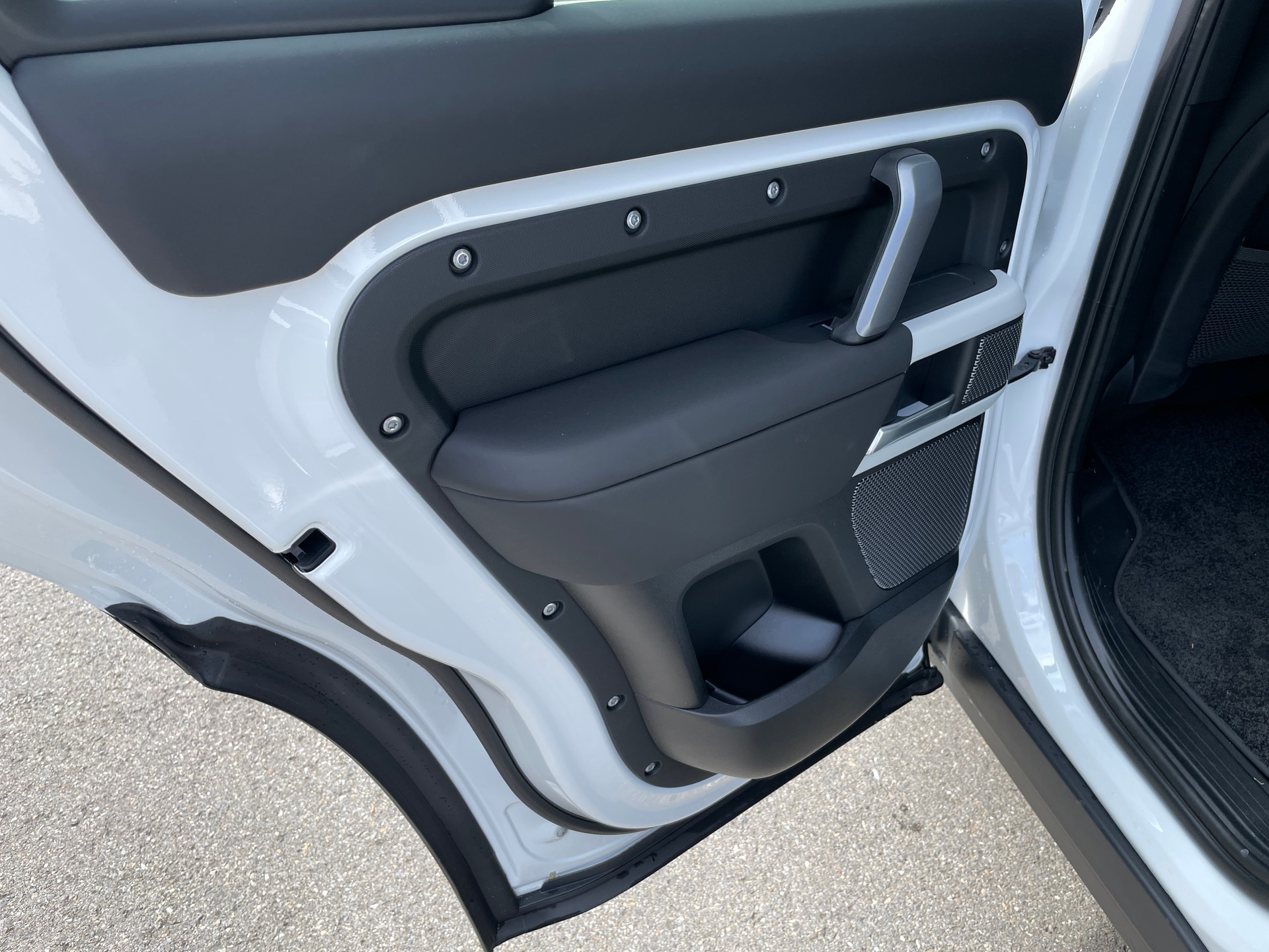 LAND ROVER Defender 110 P400 I6 X-Dynamic SE 3.0 AT8, 7-Sitzer mit AHK-image-18
