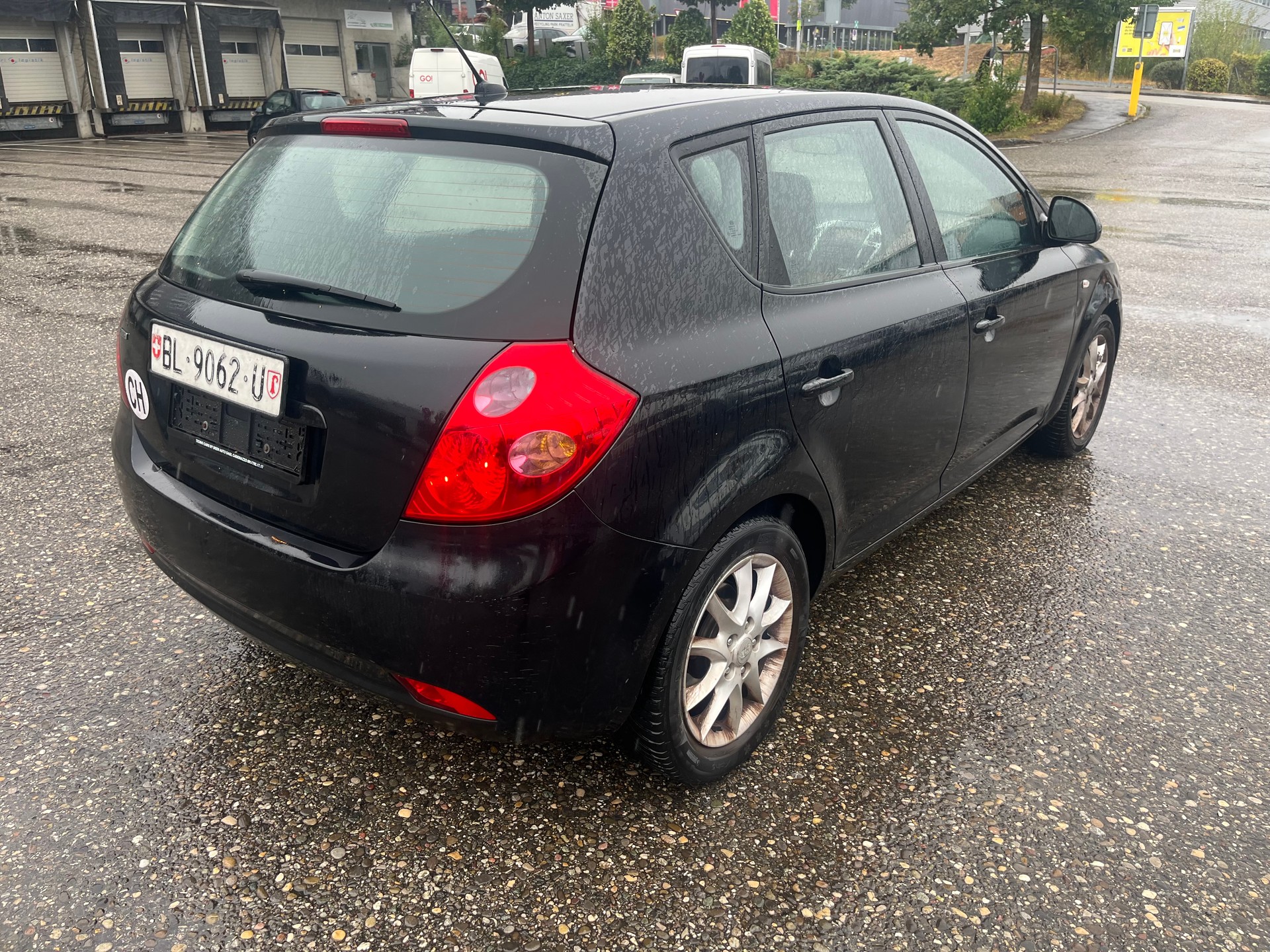 KIA Cee'd 1.6 16V Trend-image-3