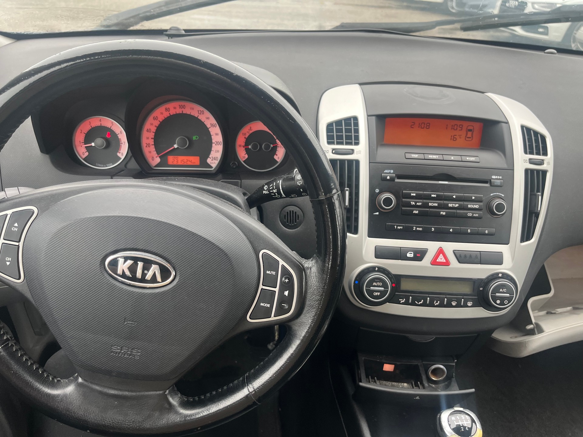 KIA Cee'd 1.6 16V Trend-image-5