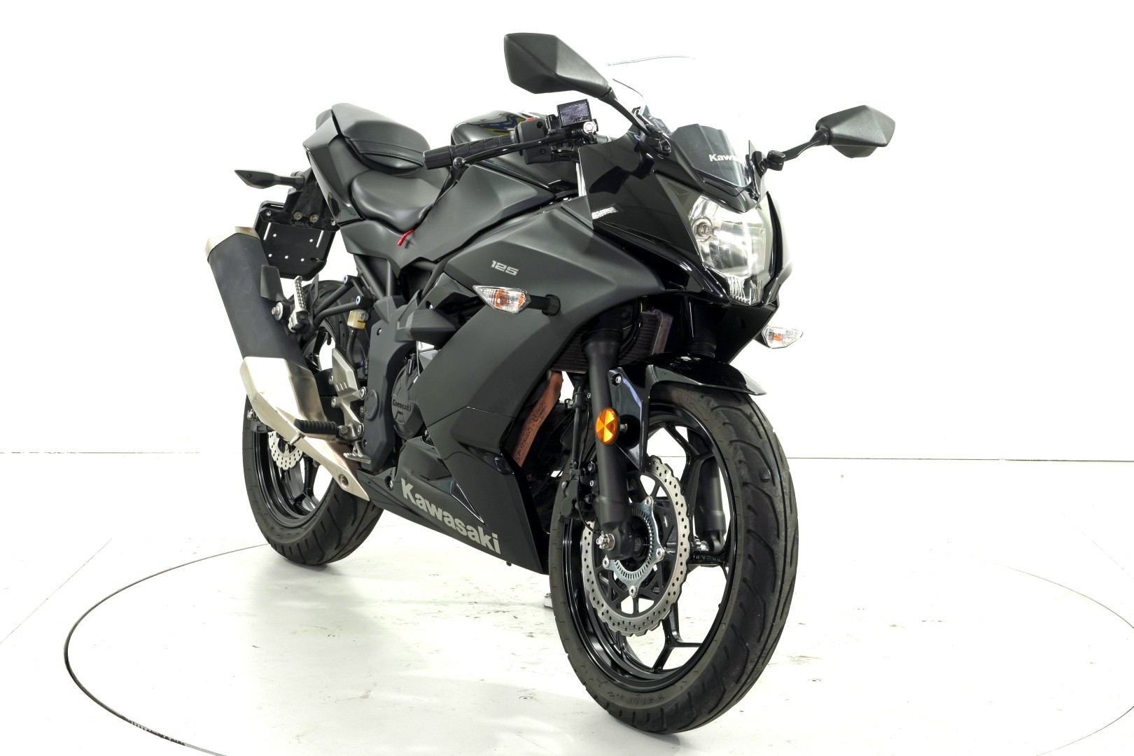 KAWASAKI Ninja 125 ABS-showroom-element-1