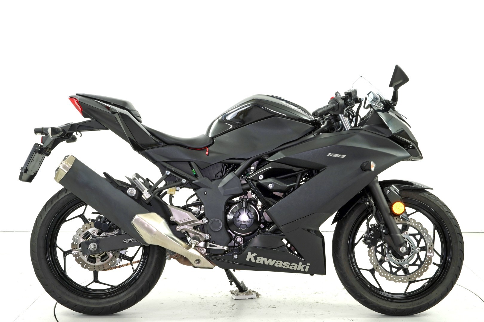 KAWASAKI Ninja 125 ABS-showroom-element-3