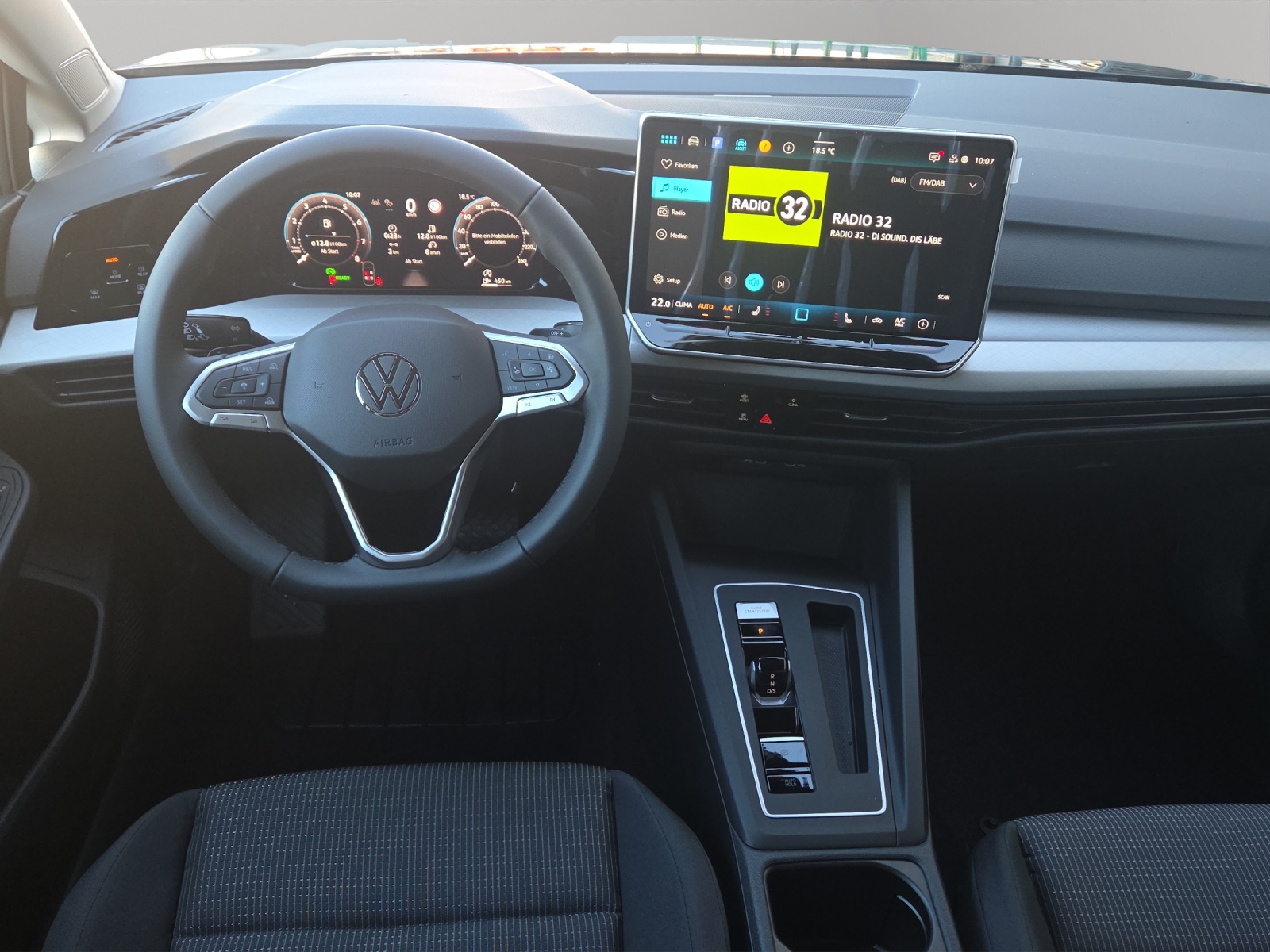 VW Golf 1.5 e TSI mHEV Value DSG-image-6