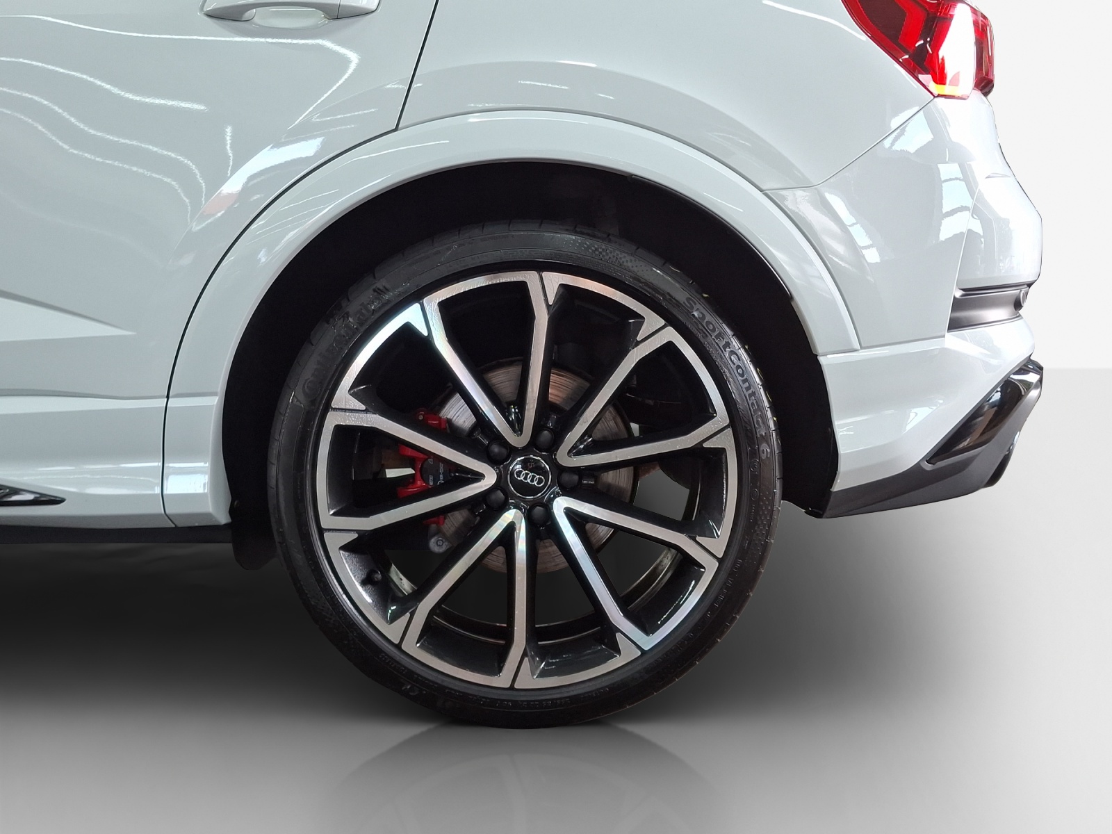 AUDI RS Q3 Sportback quattro S tronic-image-13