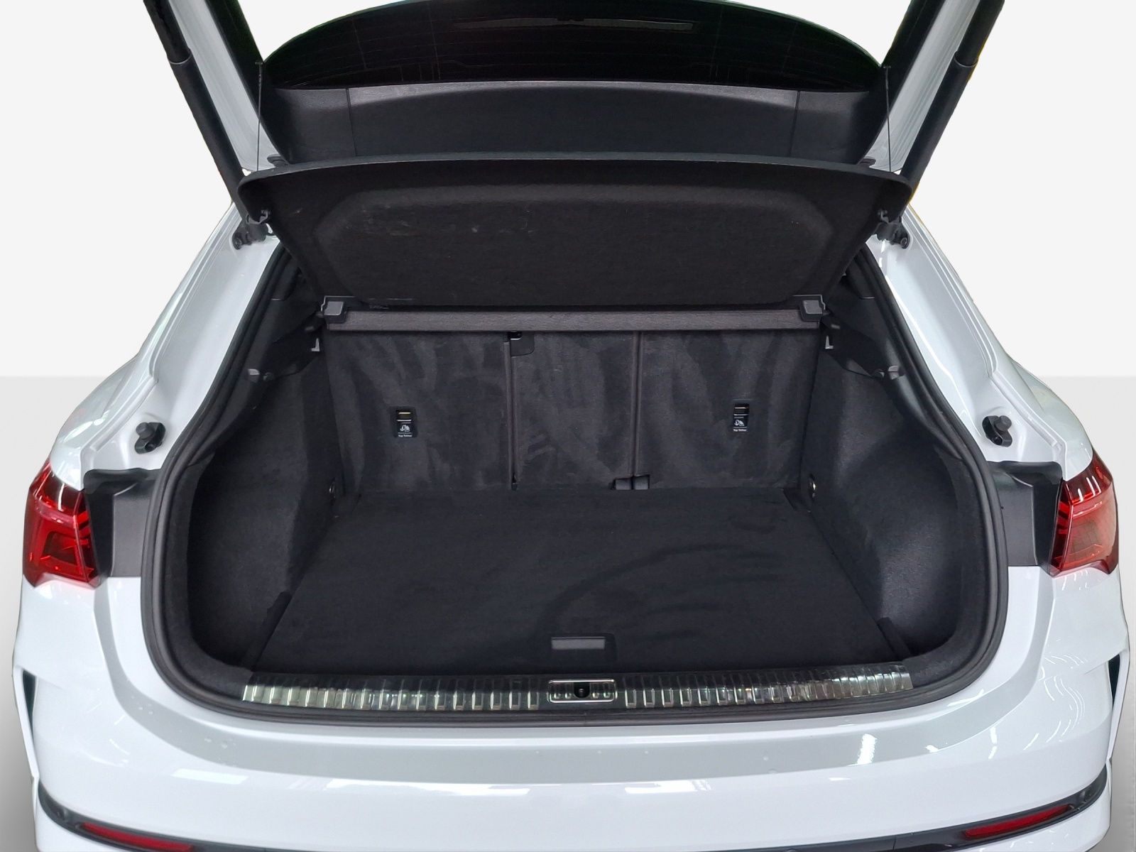 AUDI RS Q3 Sportback quattro S tronic-image-12