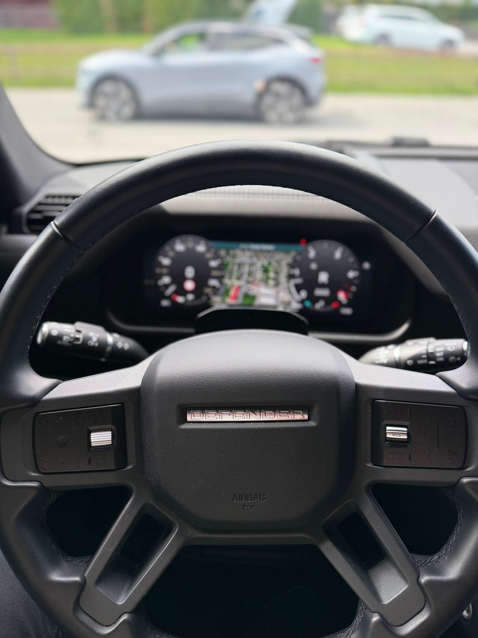 LAND ROVER Defender 110 3.0 D I6 350 X-Dynamic HSE AWD AT8-image-10