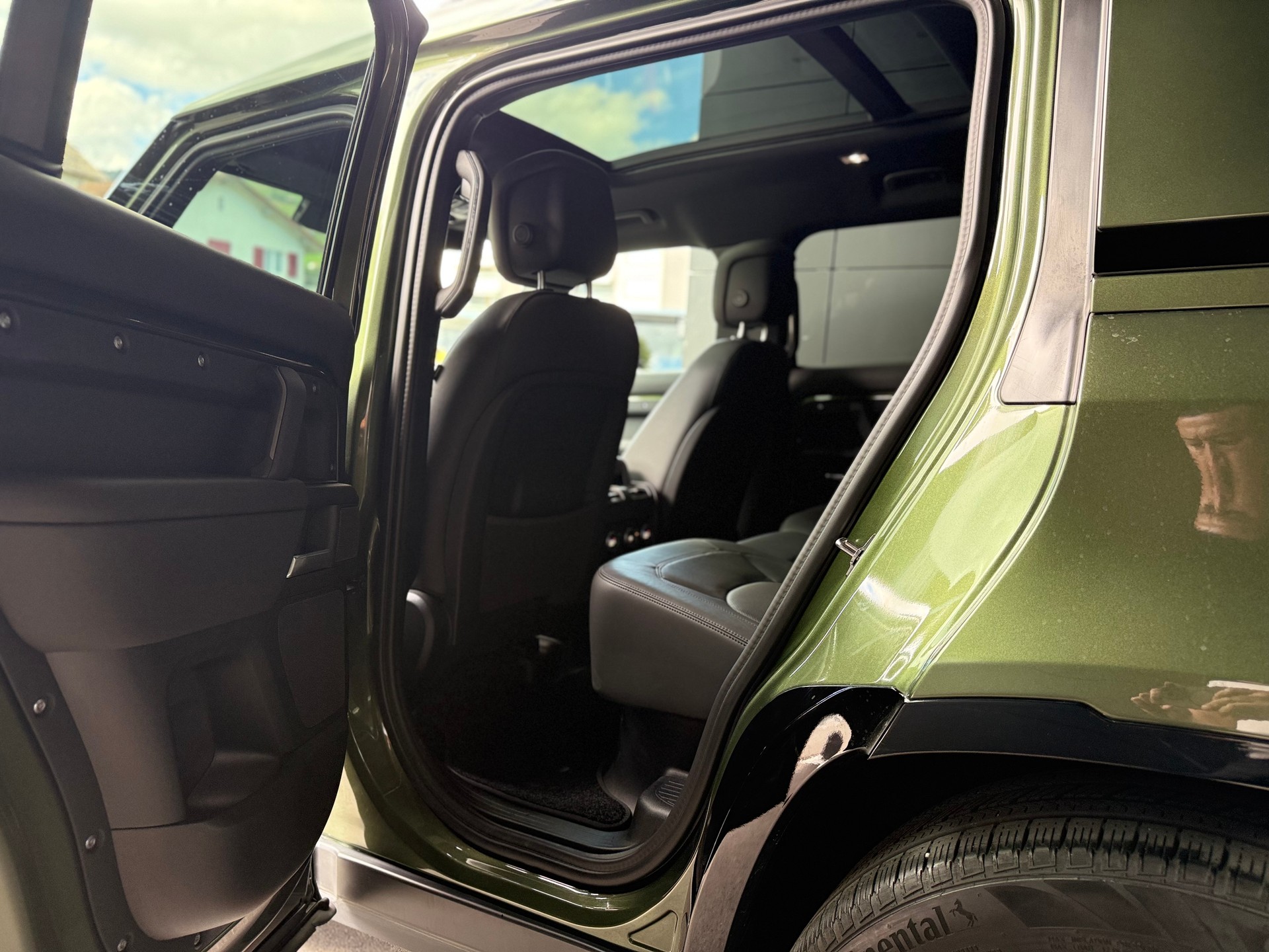 LAND ROVER Defender 110 3.0 D I6 350 X-Dynamic HSE AWD AT8-image-7