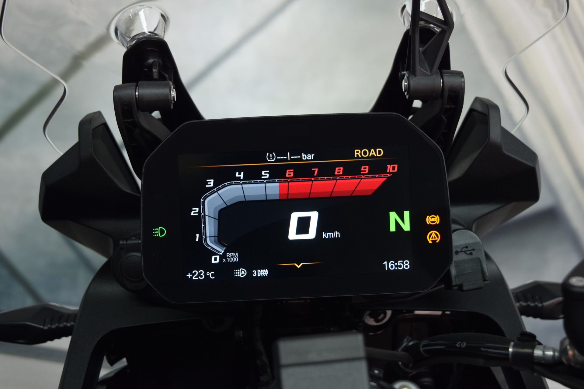 BMW F 800 GS Triple Black Tieferlegung - Sofort verfügbar!-image-8