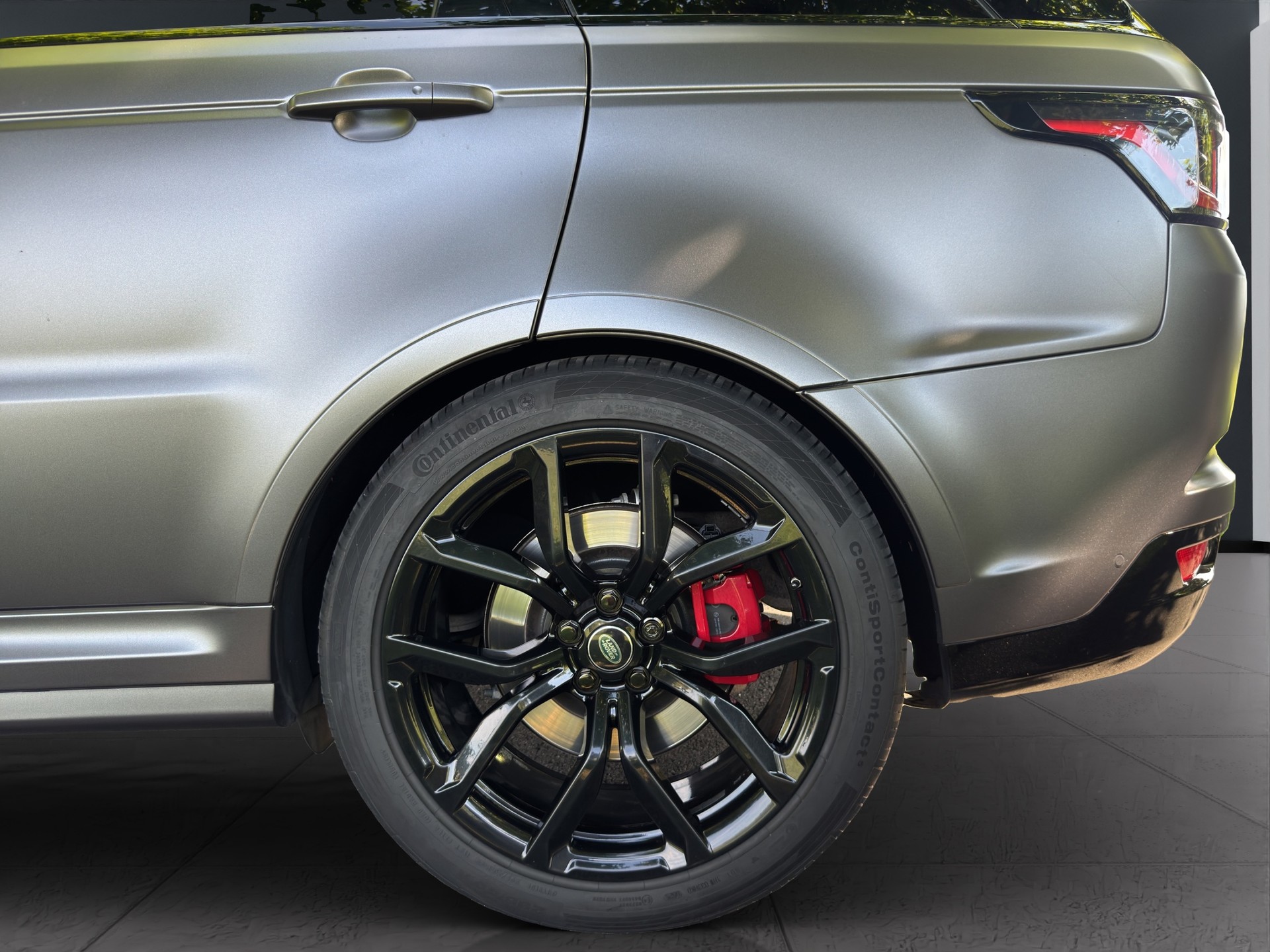 LAND ROVER Range Rover Sport 5.0 V8 S/C SVR Automatic-image-22