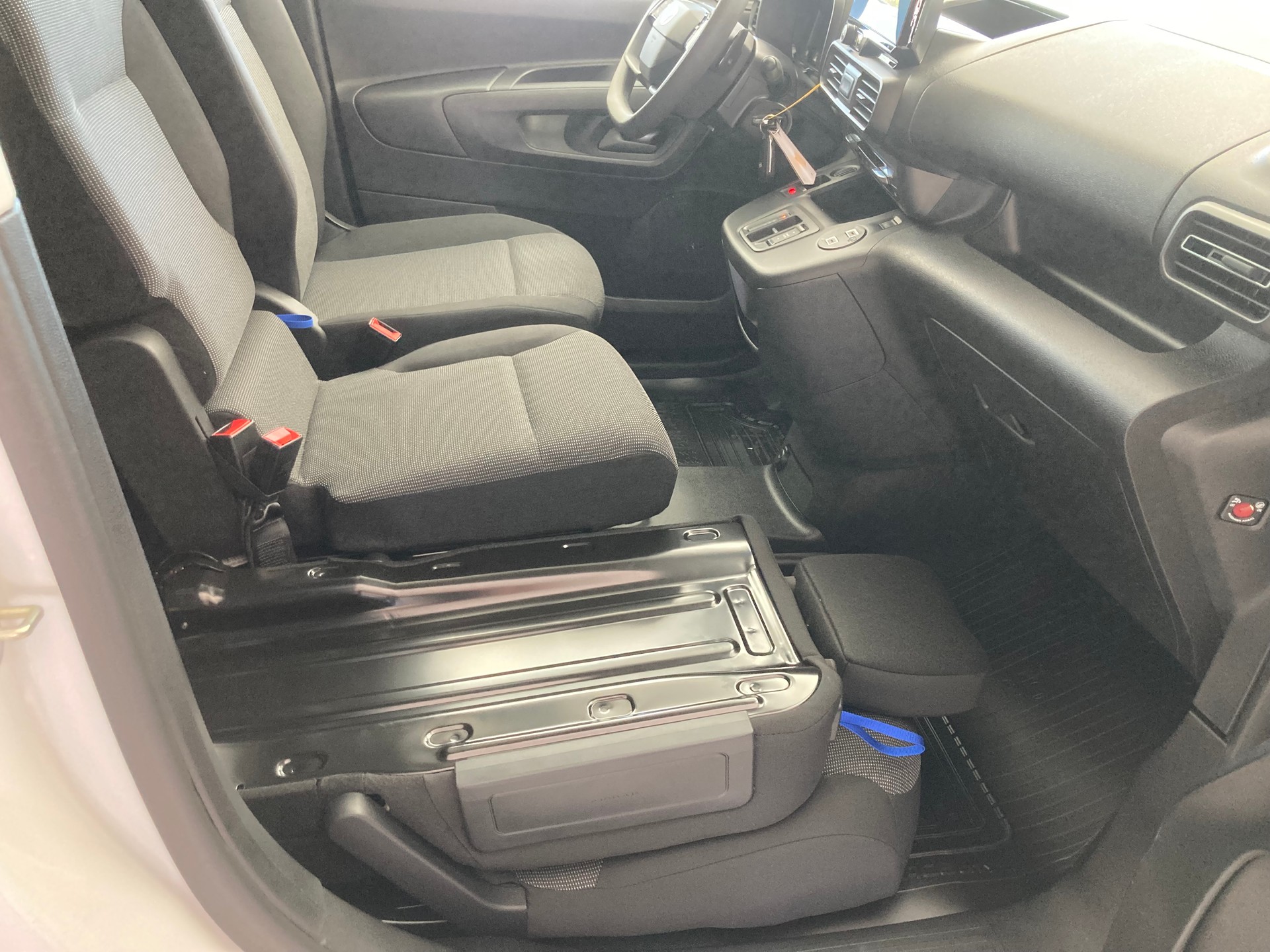 TOYOTA Proace City Van EV 50 kWh Advanced Medium-image-13