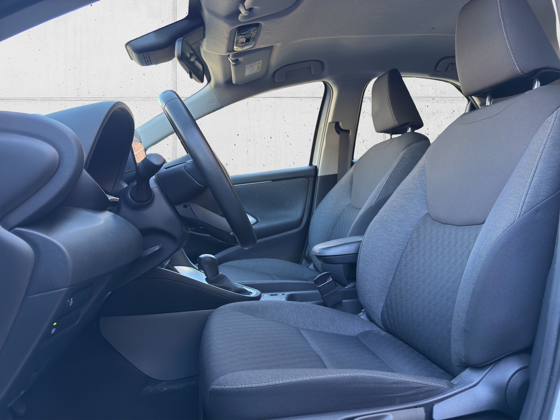TOYOTA Yaris 1.5 Comfort e-CVT-image-10