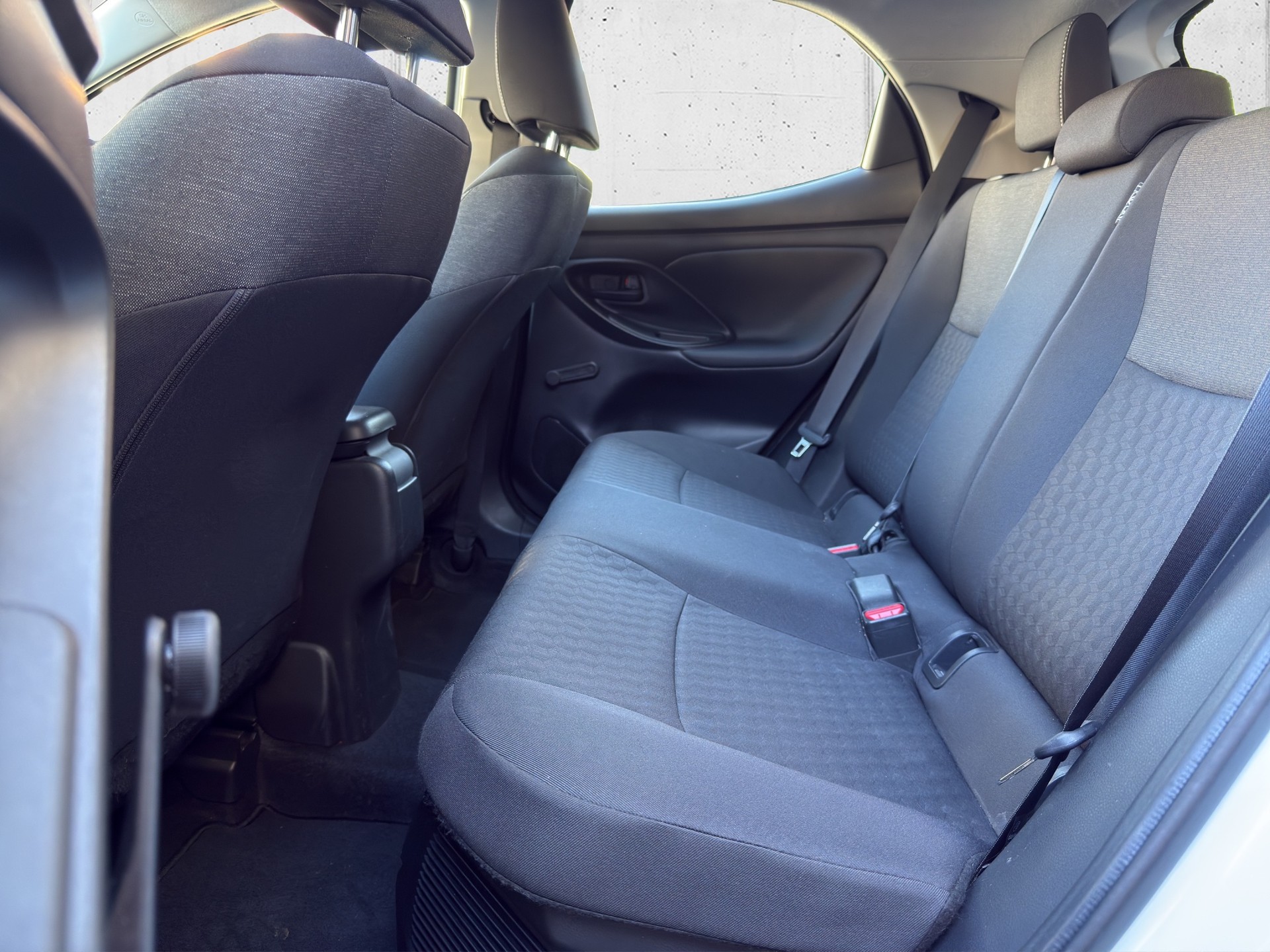 TOYOTA Yaris 1.5 Comfort e-CVT-image-12