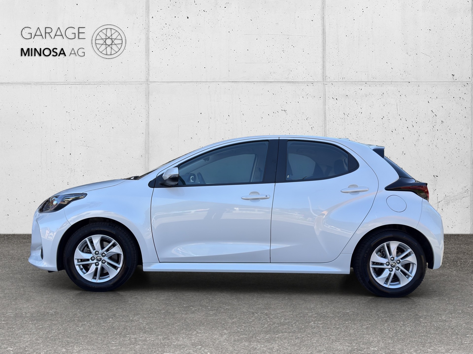 TOYOTA Yaris 1.5 Comfort e-CVT-image-1