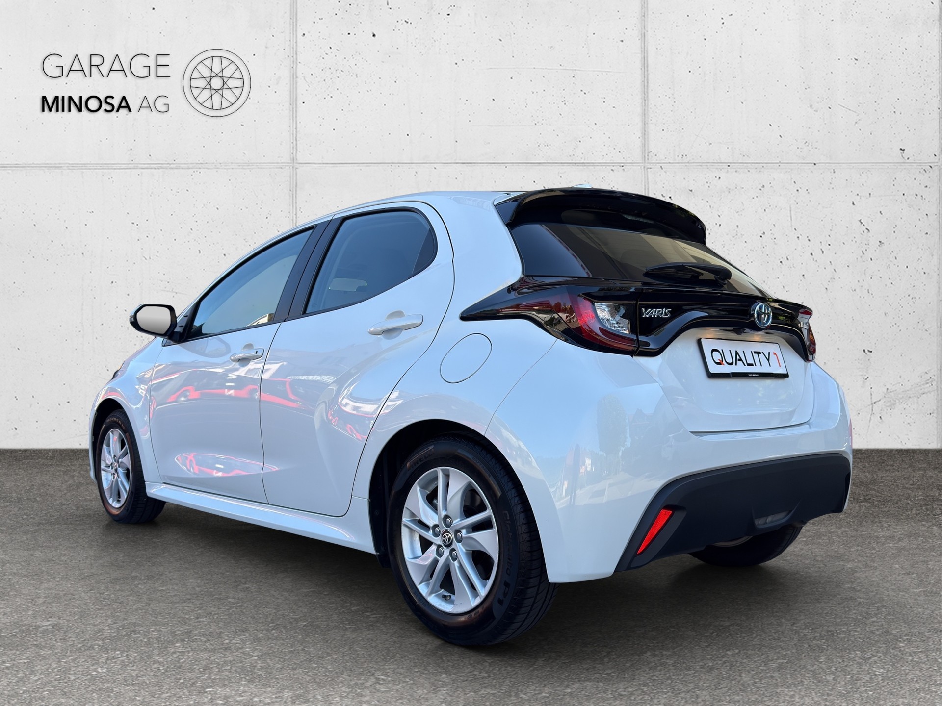 TOYOTA Yaris 1.5 Comfort e-CVT-image-2