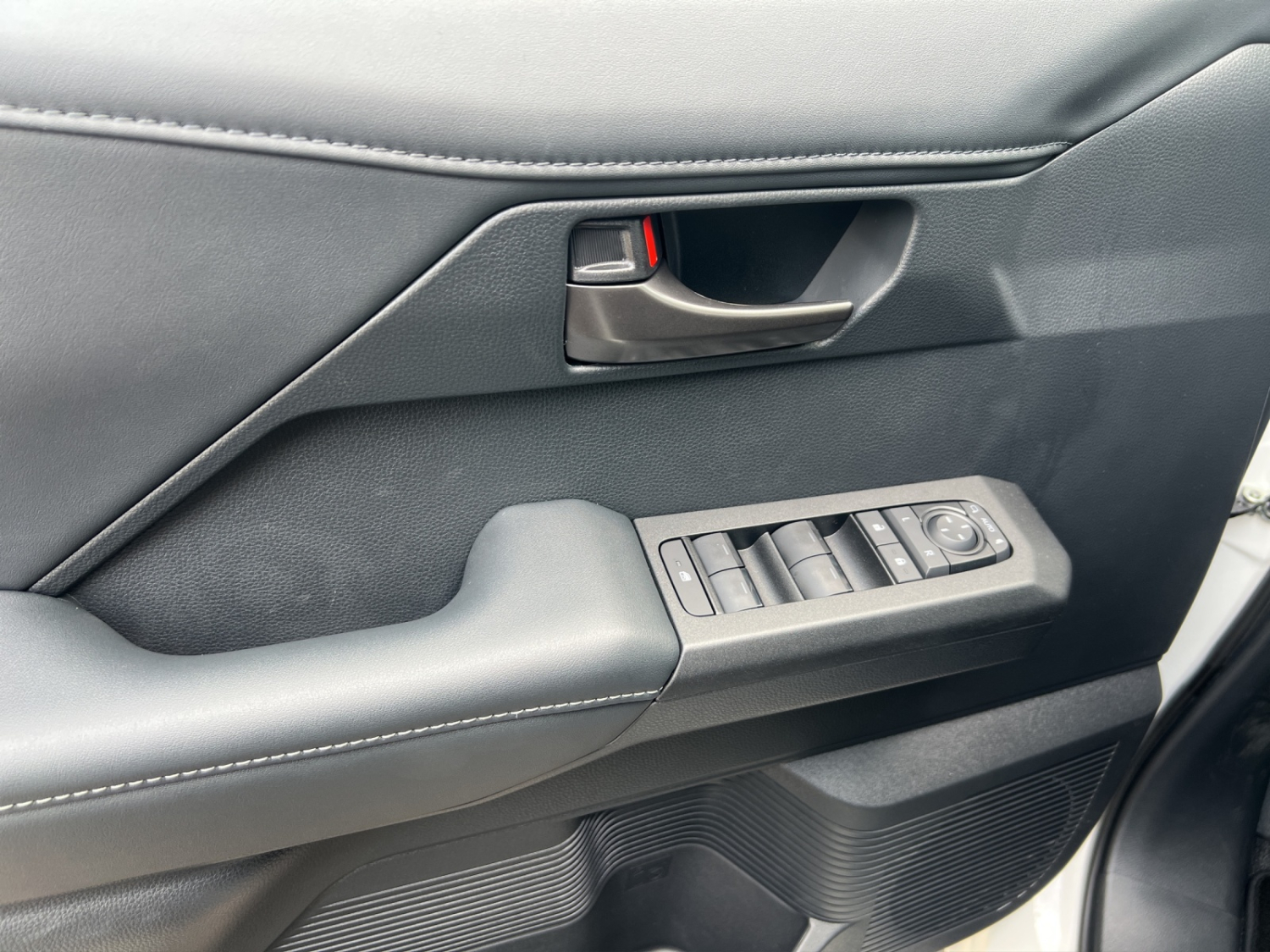 TOYOTA Hilux Double Cab.-Pick-up 59KWh Style-image-18