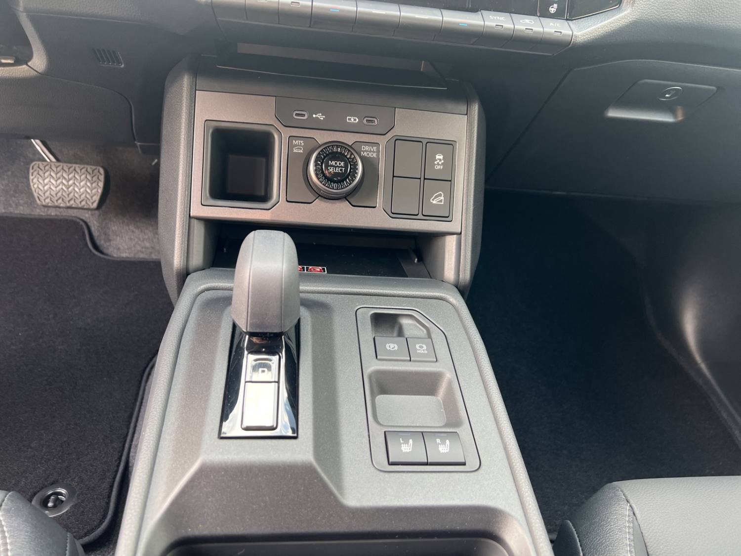 TOYOTA Hilux Double Cab.-Pick-up 59KWh Style-image-13