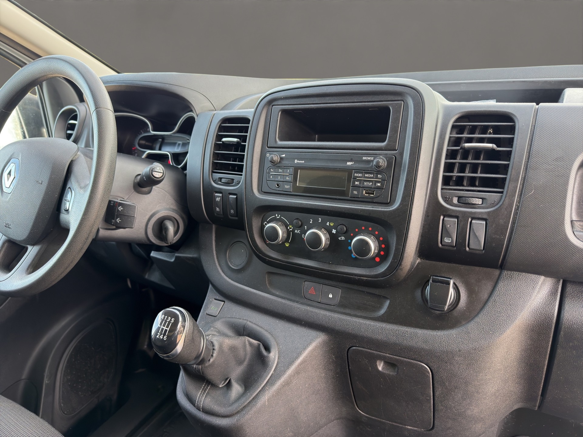 RENAULT Trafic 1.6 ENERGY dCi 95 3.0t Busin.L1H1 Klima , Rückfahrkamera ( Frisch Ab MFK & Service )-image-10
