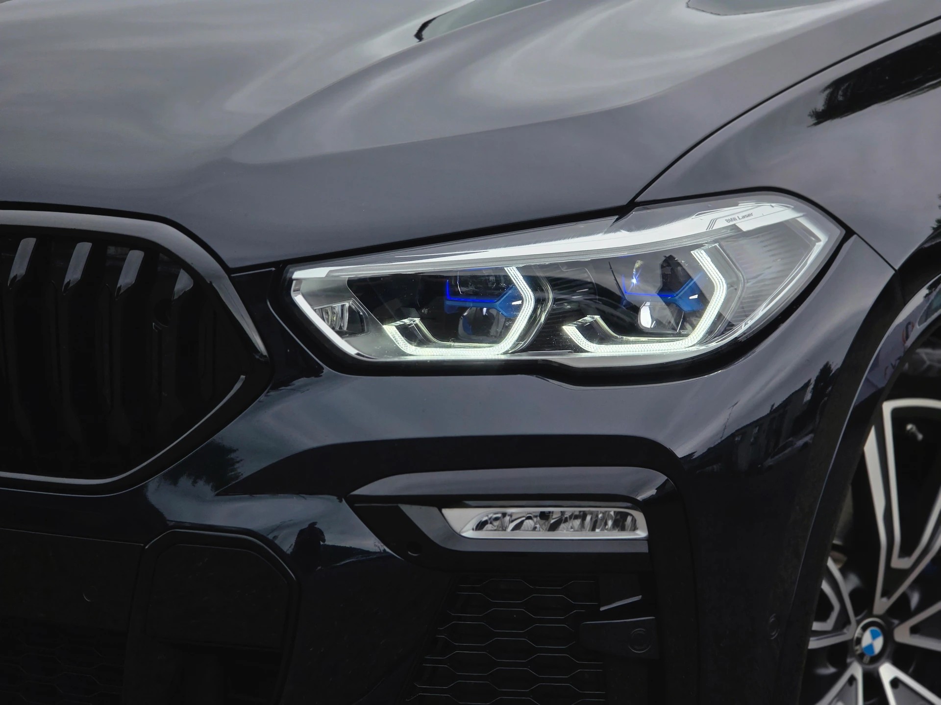 BMW X6 xDrive 48V 40d Steptronic M Sport ** Vollausstattung ** 22Zoll **-image-1