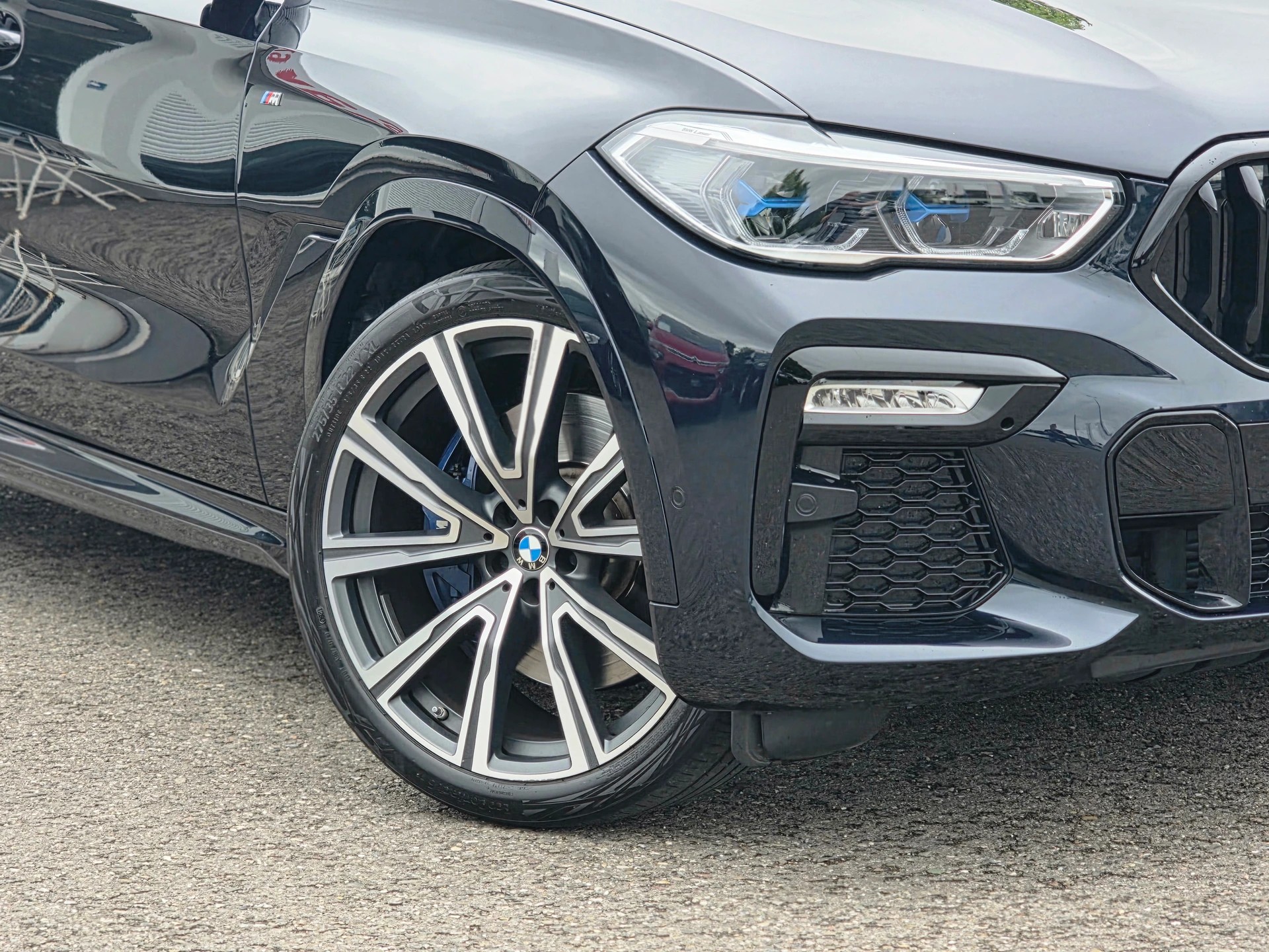 BMW X6 xDrive 48V 40d Steptronic M Sport ** Vollausstattung ** 22Zoll **-image-3