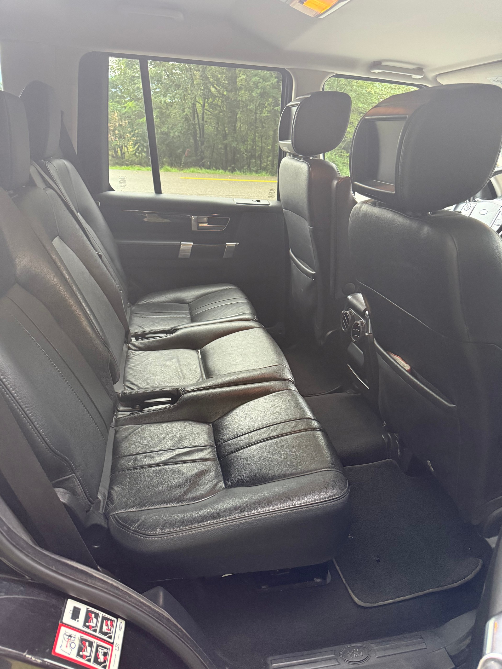 LAND ROVER Discovery 3.0 TDV6 S Automatic-image-8